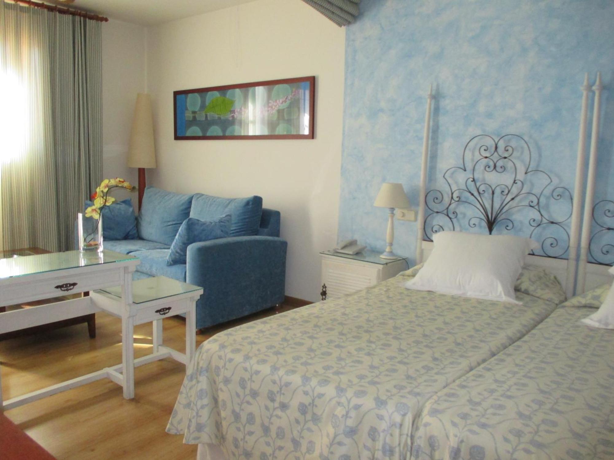Junior Suite Lounge