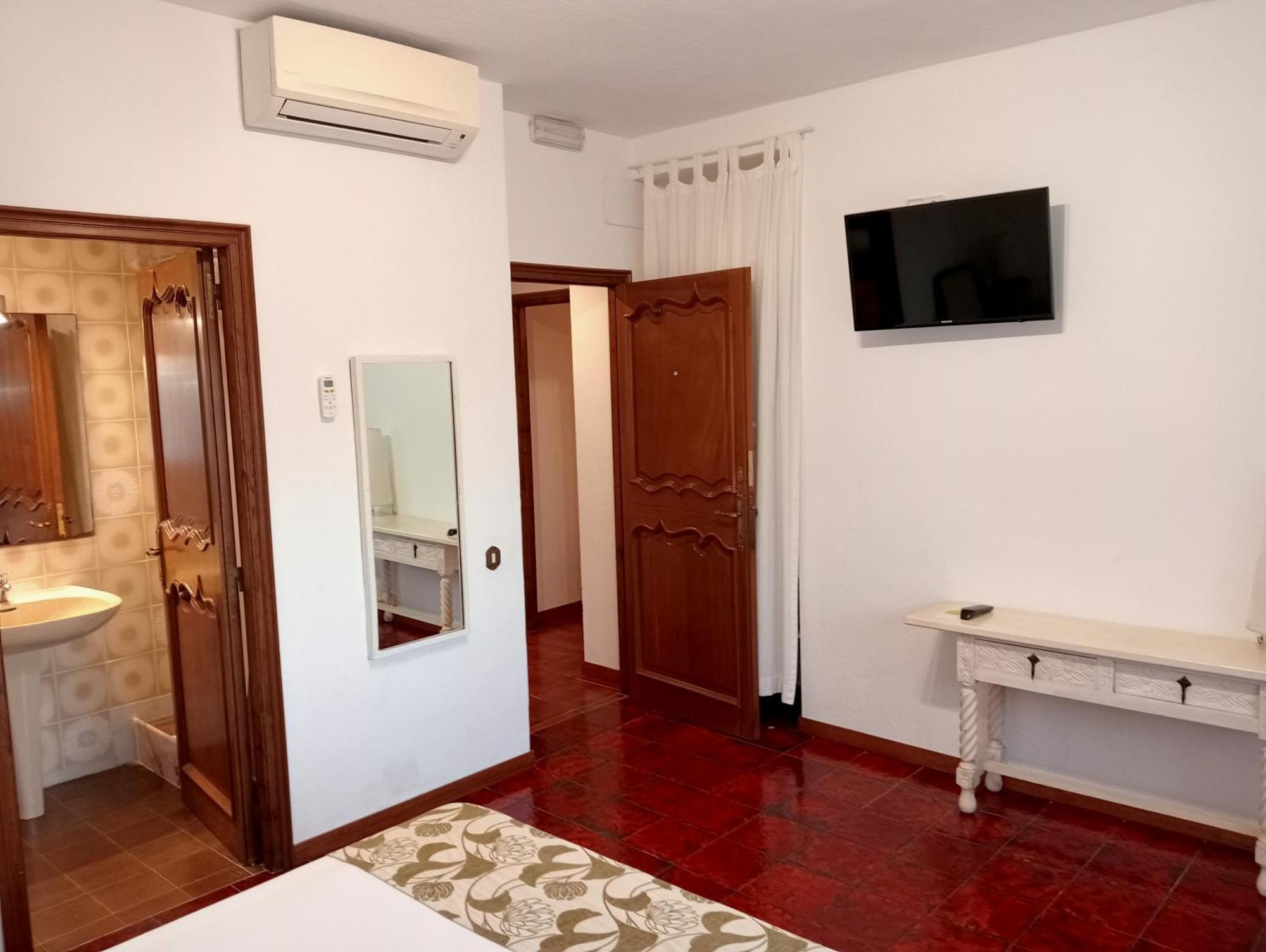 Economy Double or Twin Room