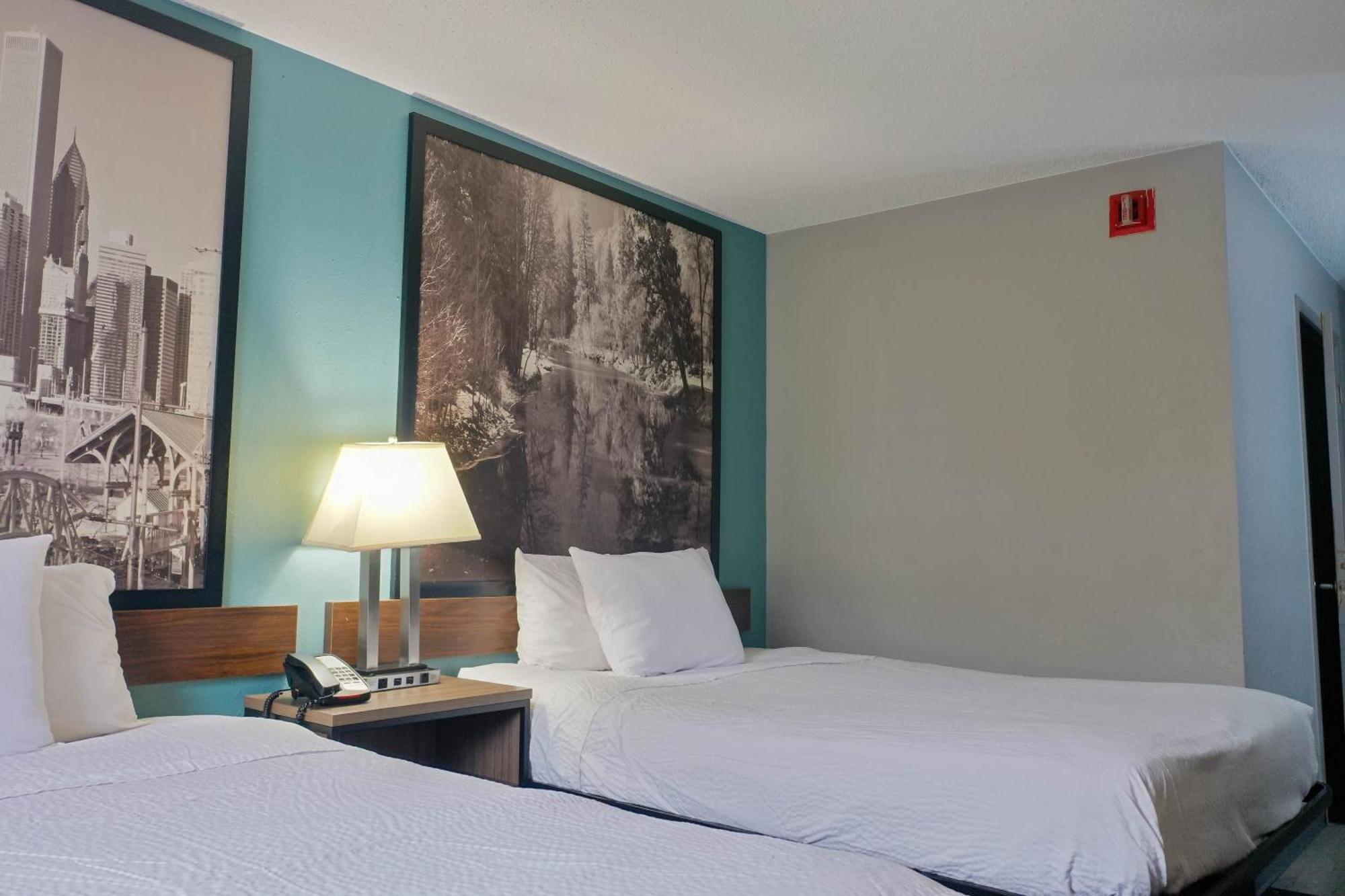 Queen Room Two Queen Beds Mobility Access or Non-Smoking