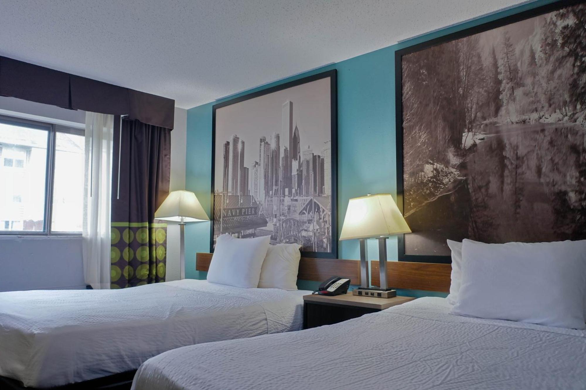 Queen Room Two Queen Beds Mobility Access or Non-Smoking