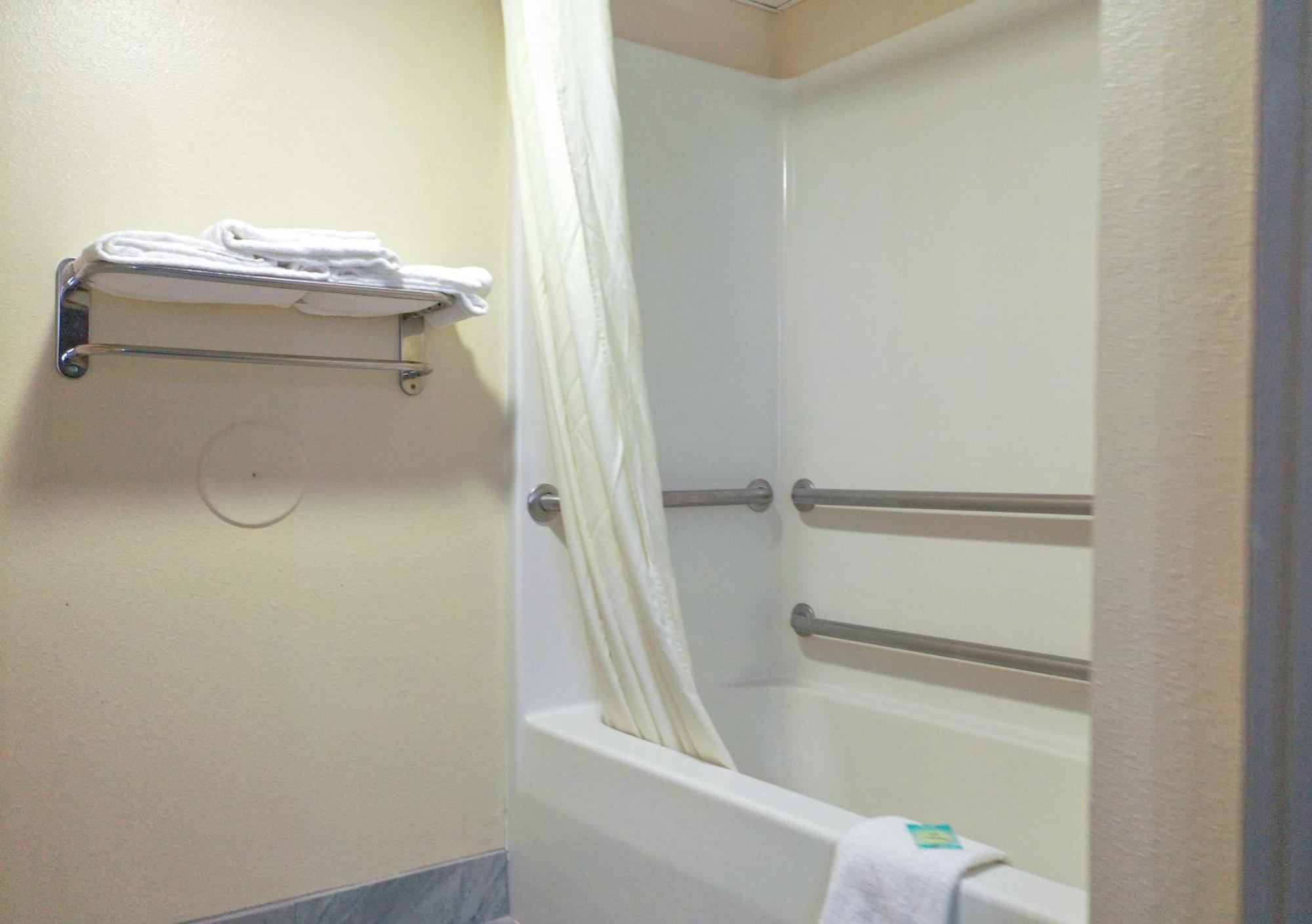 King Room Mobility Access or Non-Smoking