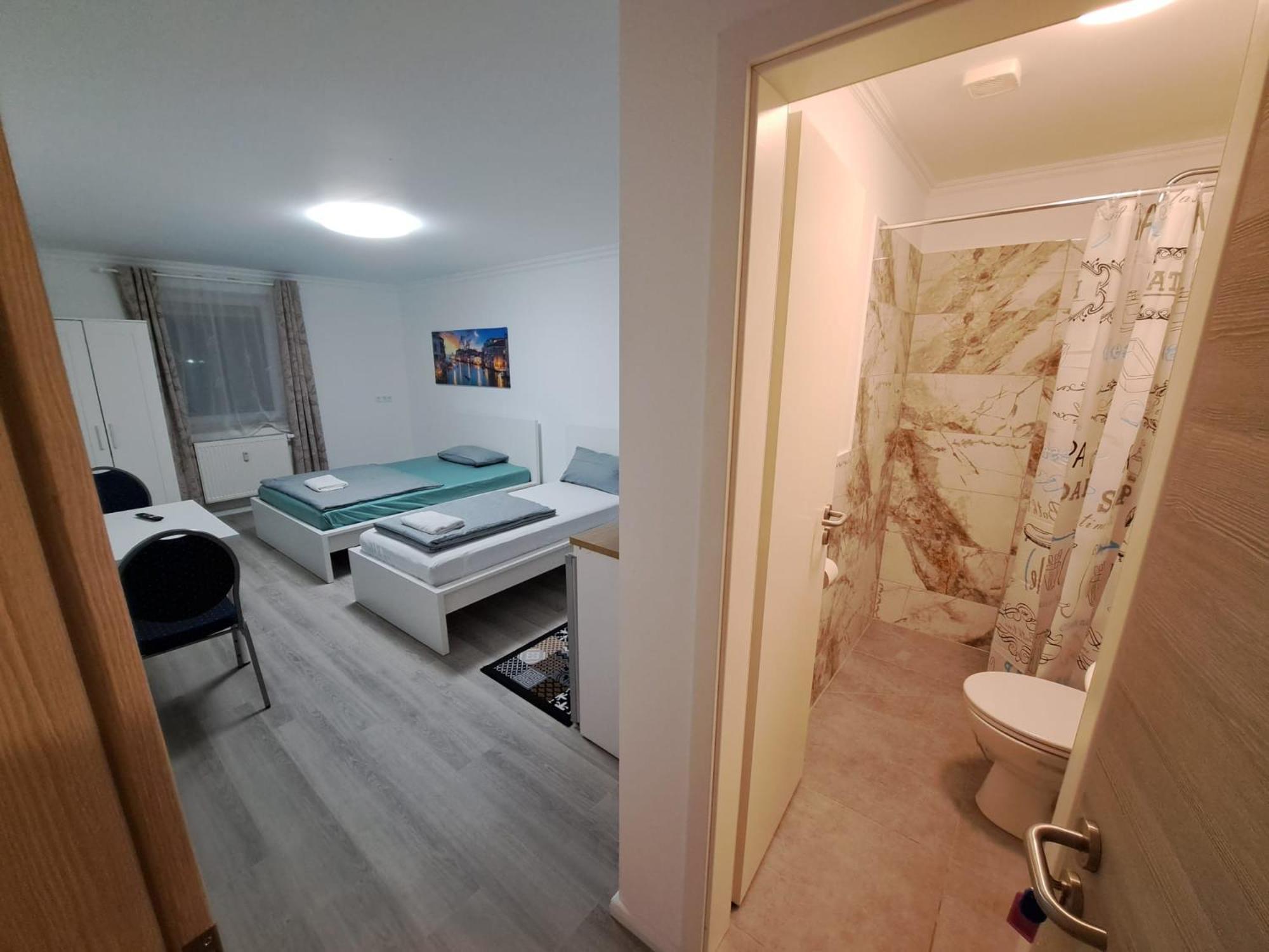 Twin Room Private Bathroom