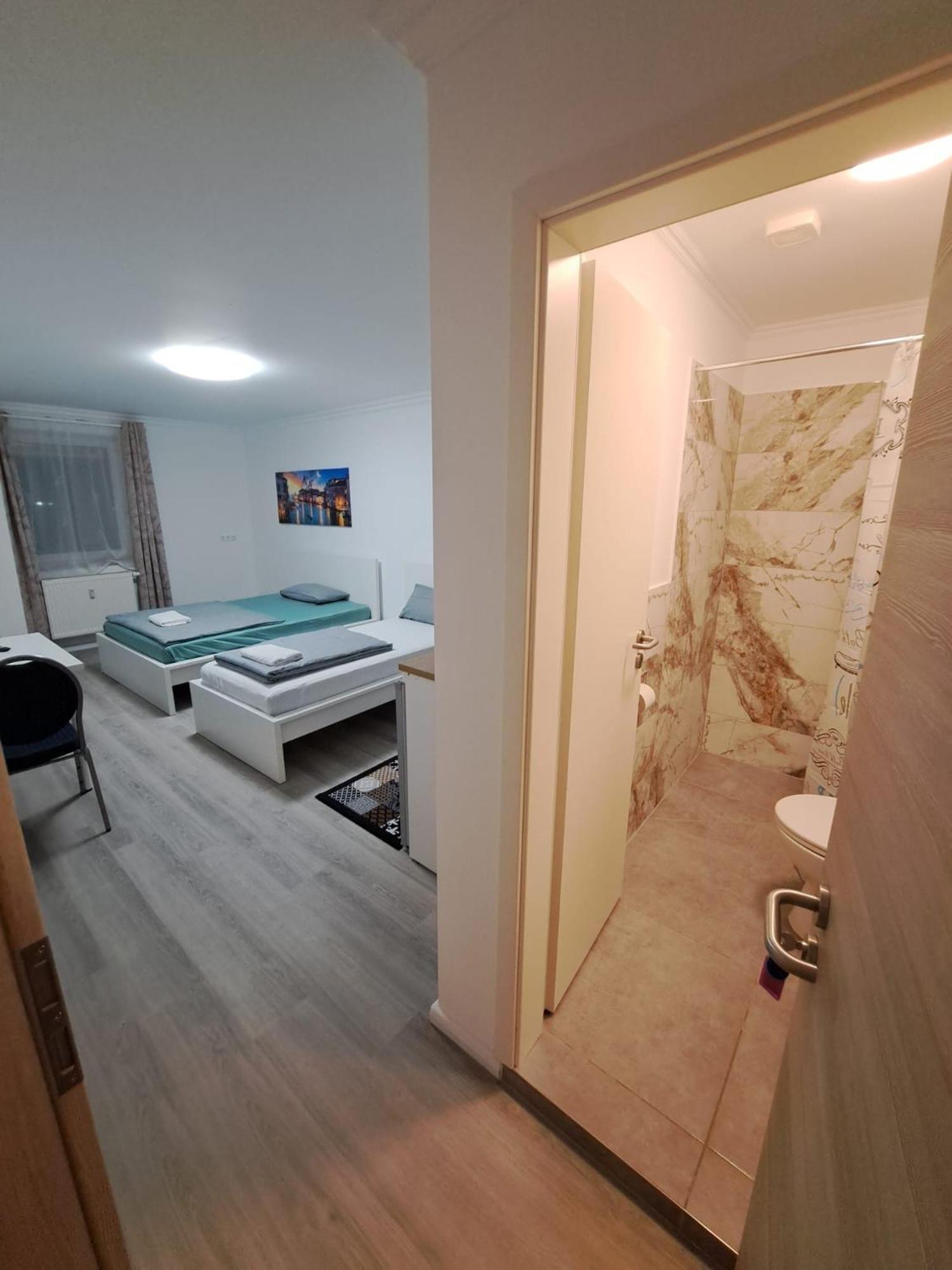 Twin Room Private Bathroom
