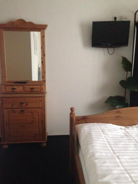Single Room,244852105:JPEG