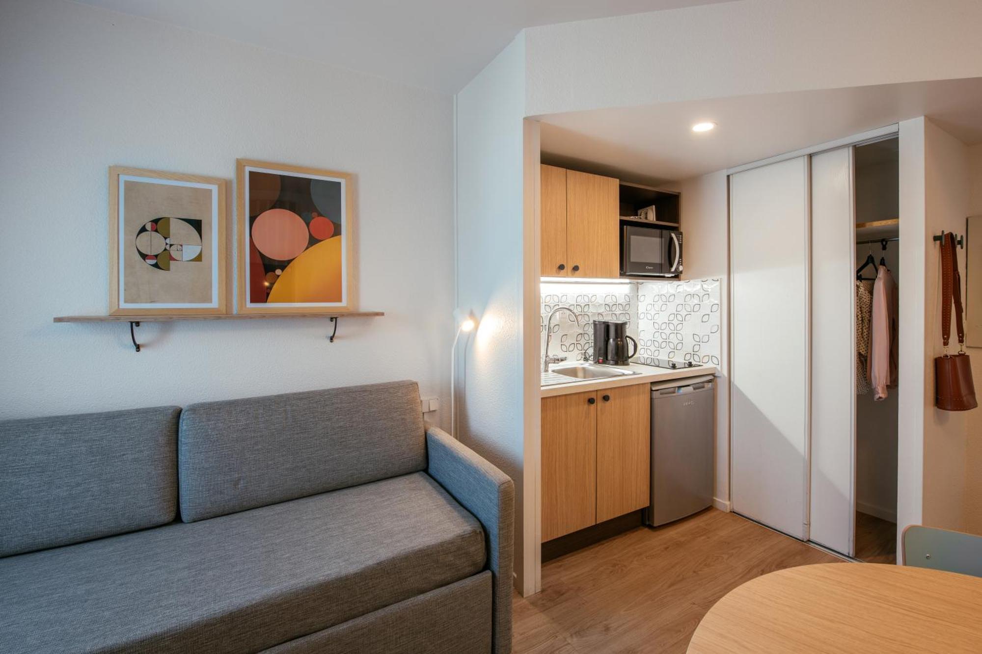 One-Bedroom Apartment