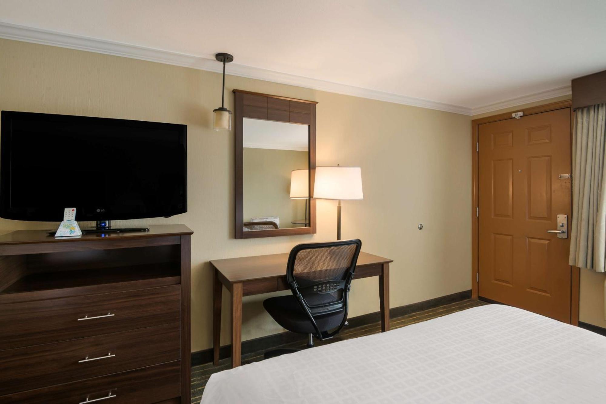 Standard Two Queen Bed Room
