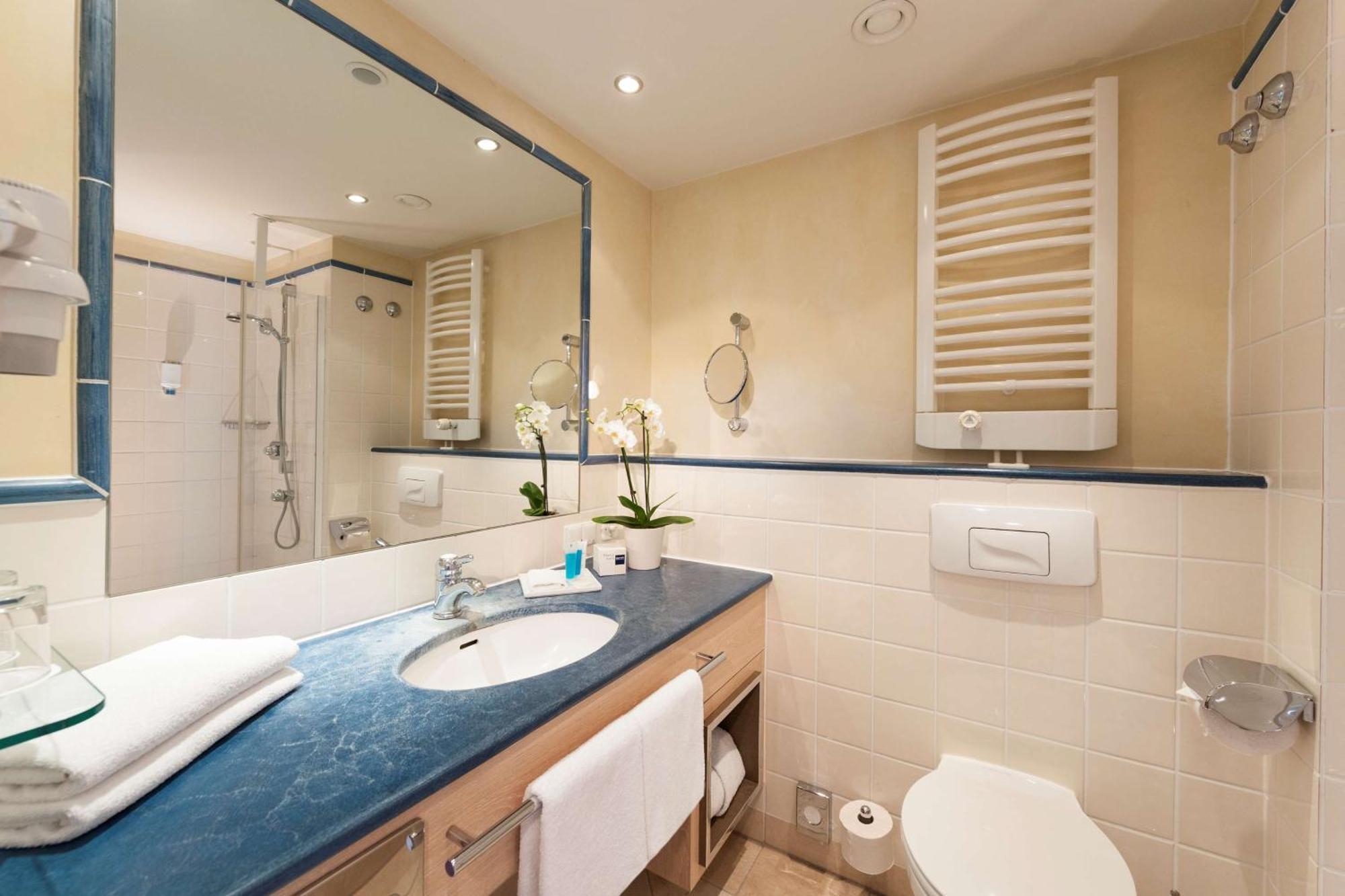 Comfort Suite - Land Side,1709909428:JPEG