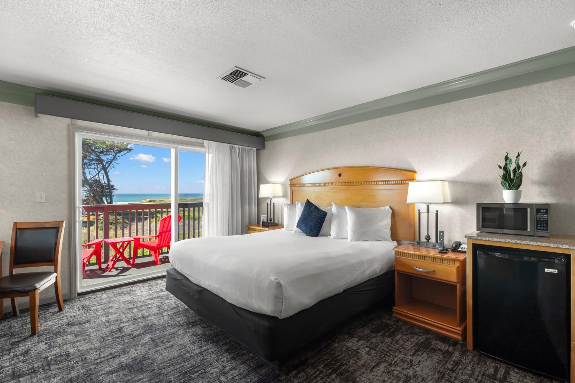 King Whirlpool Tub Room Ocean View No Pets