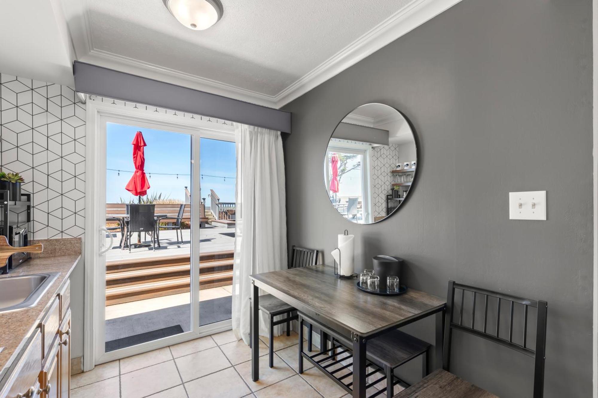 Kitchenette Room Ocean View Pet Friendly