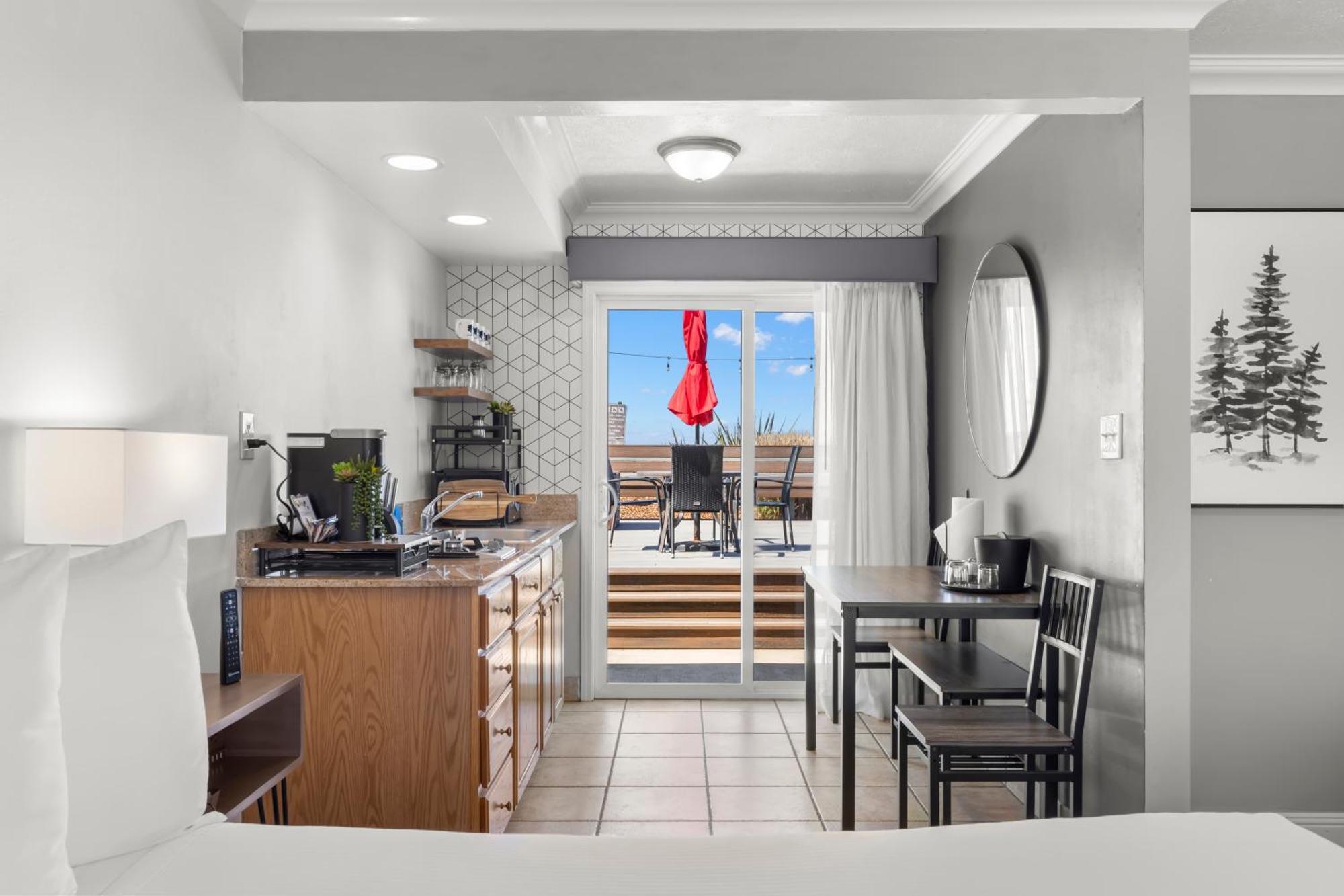 Kitchenette Room Ocean View Pet Friendly