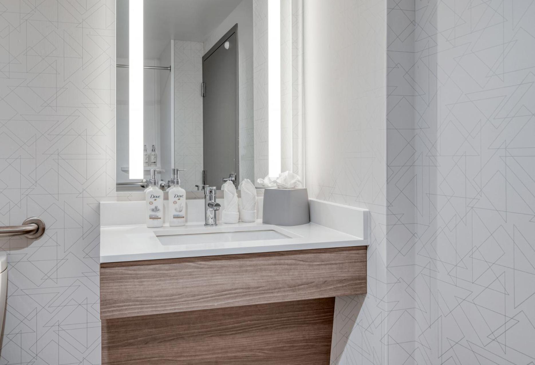 Standard King Room Communication Mobility Transfer Shower