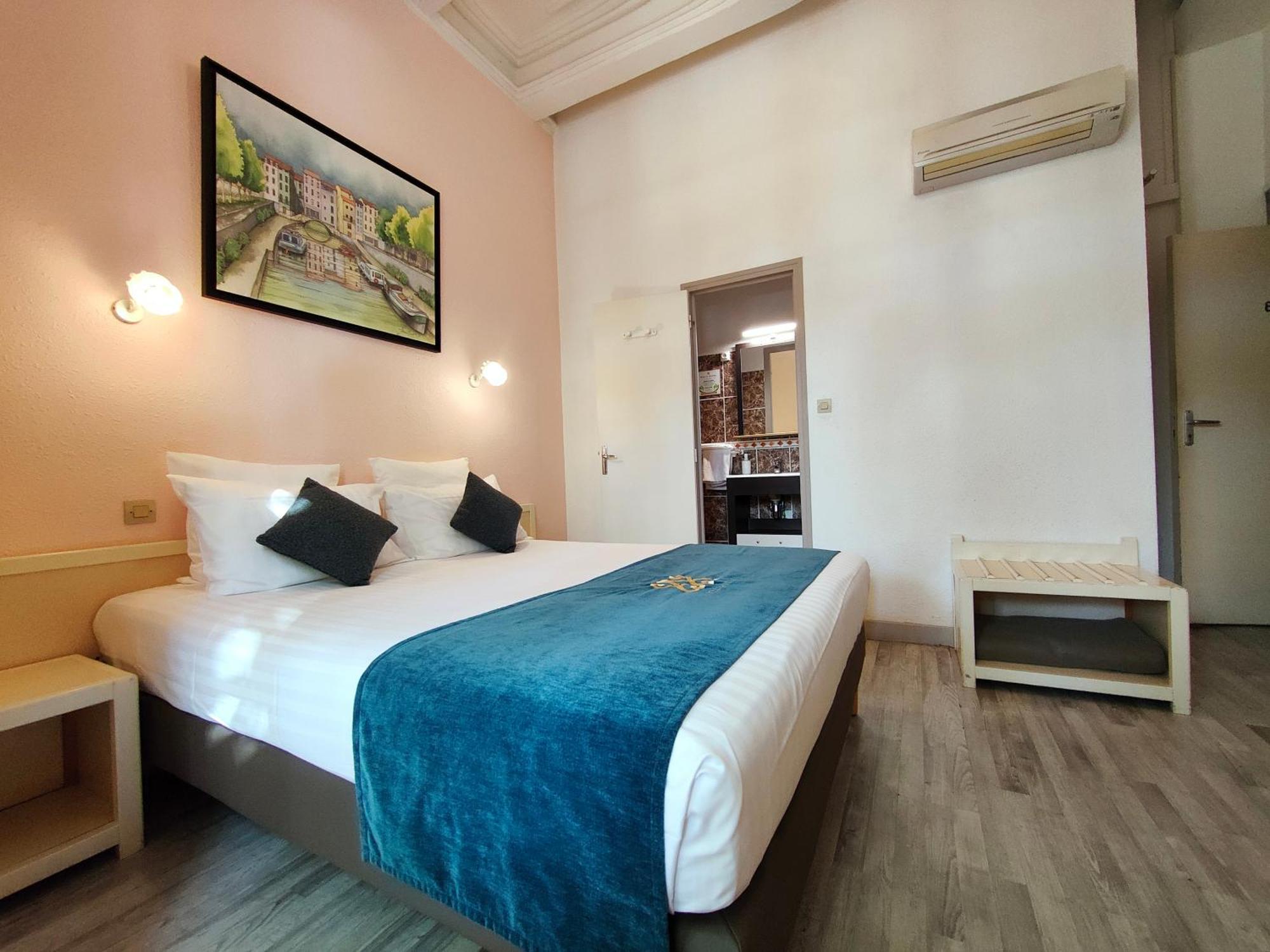 Queen Room