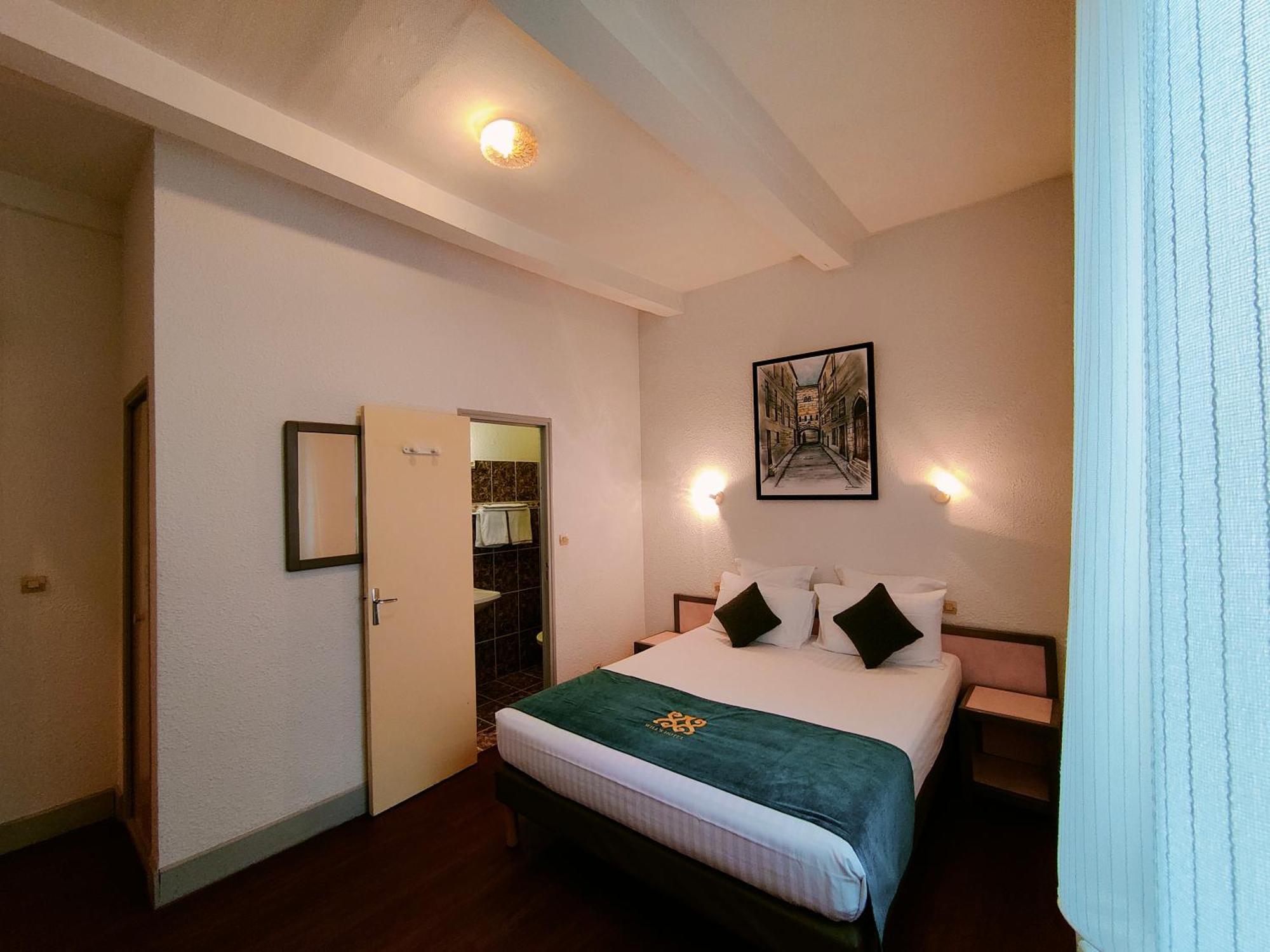 Queen Room