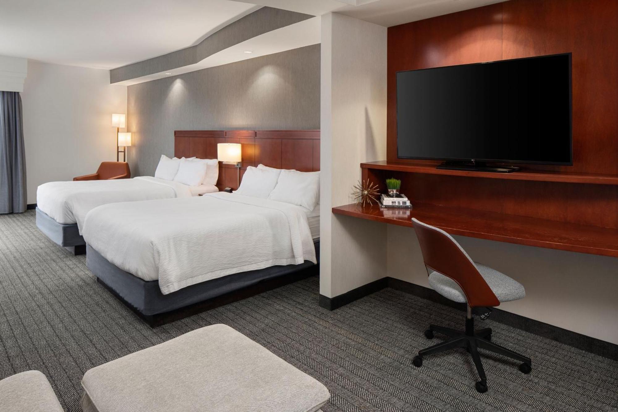 Queen Suite Two Queen Beds Sofa Bed