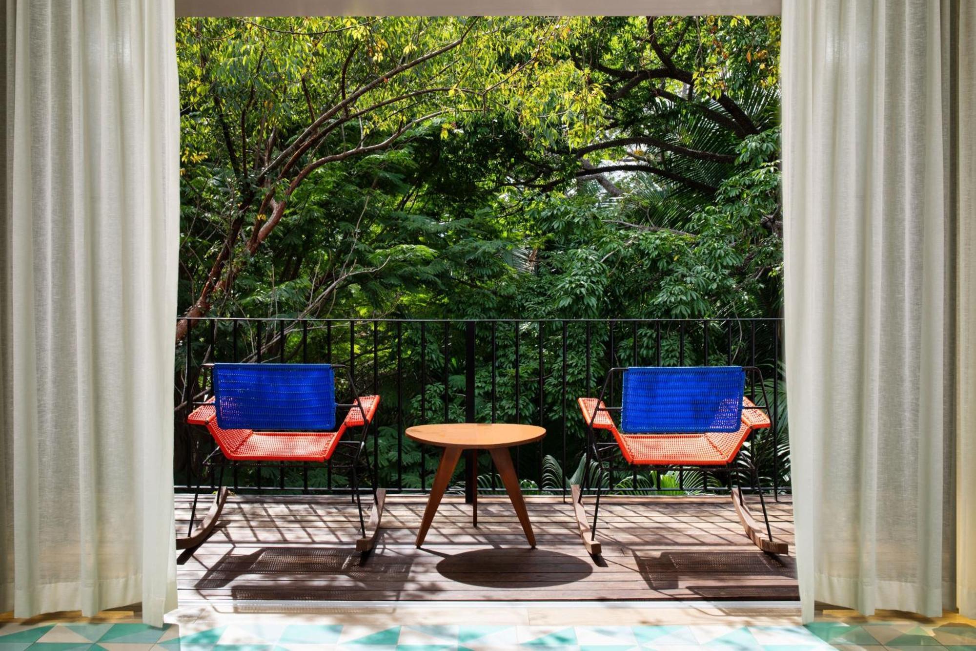 Standard King Room Balcony Jungle View