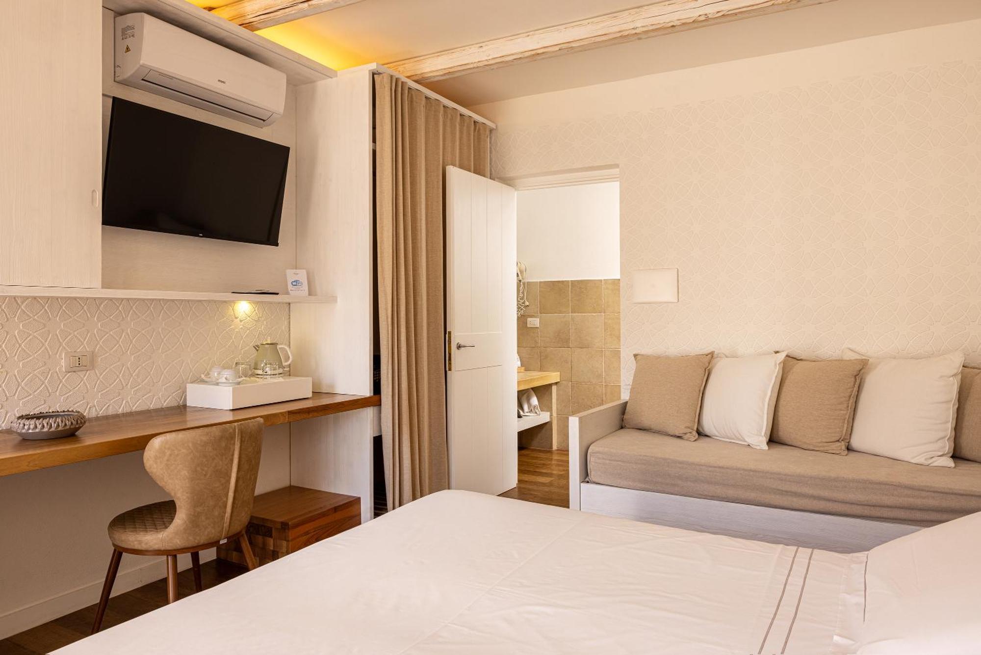 Large Double Room