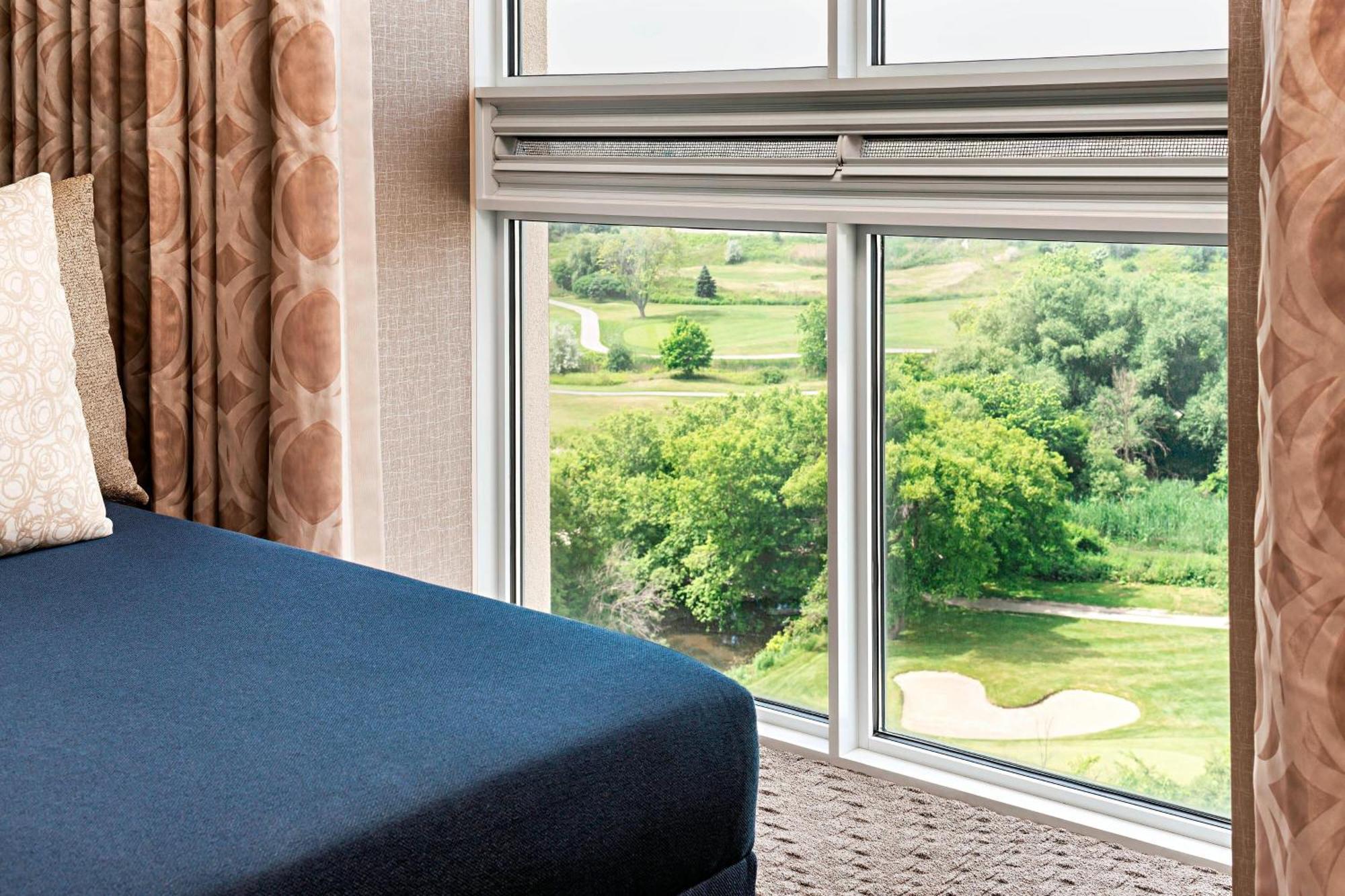 Larger Guest room 1 King Golf view High floor