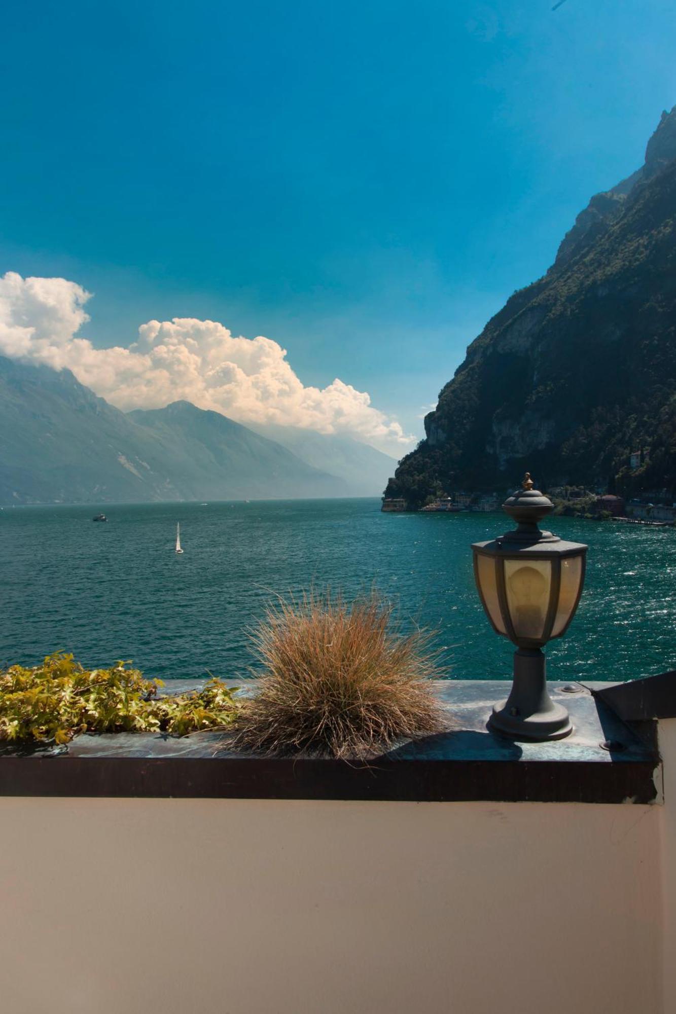 Classic Double Room Balcony or Terrace Lake Front