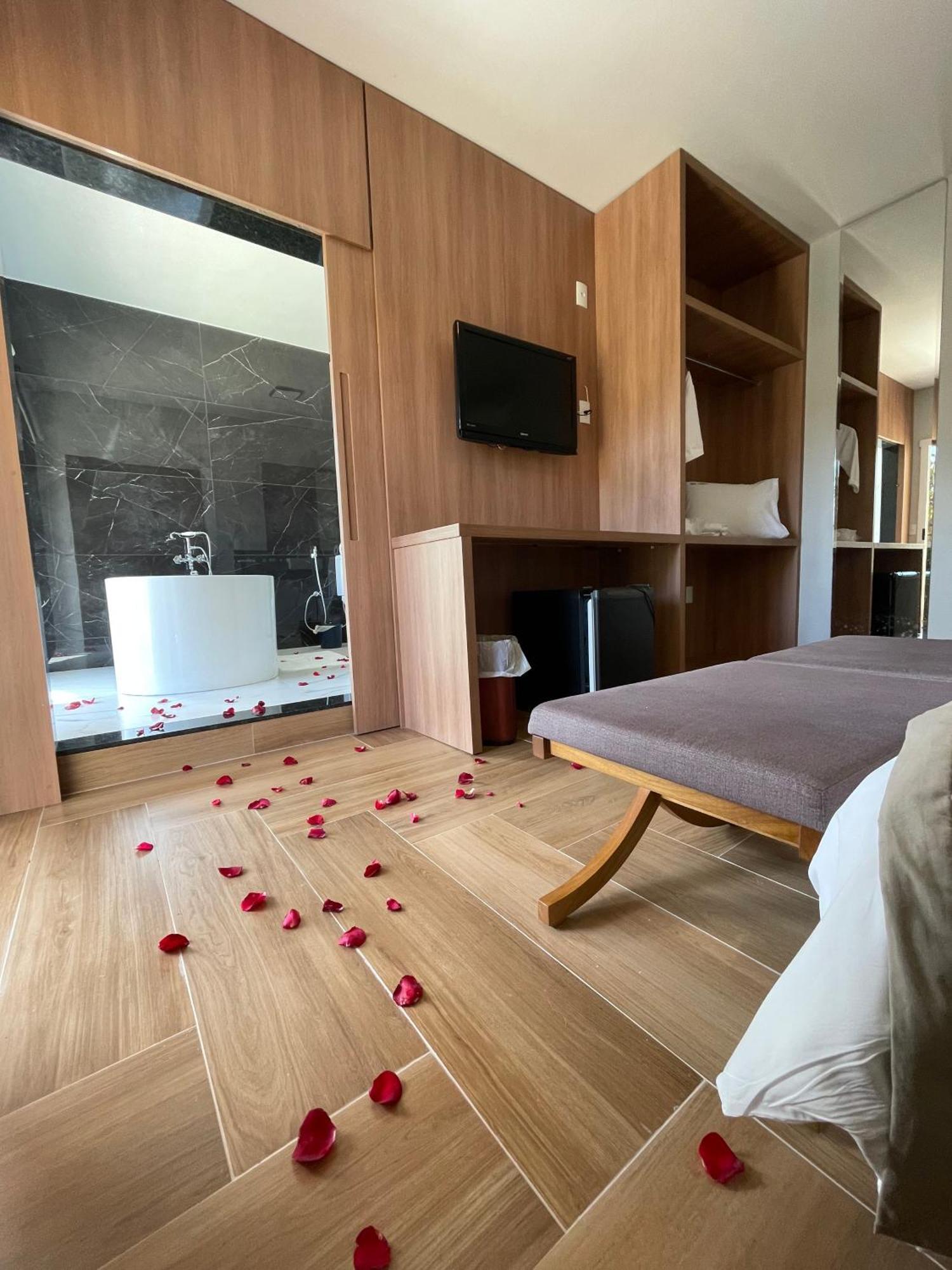 Master Double Room Hot Tub
