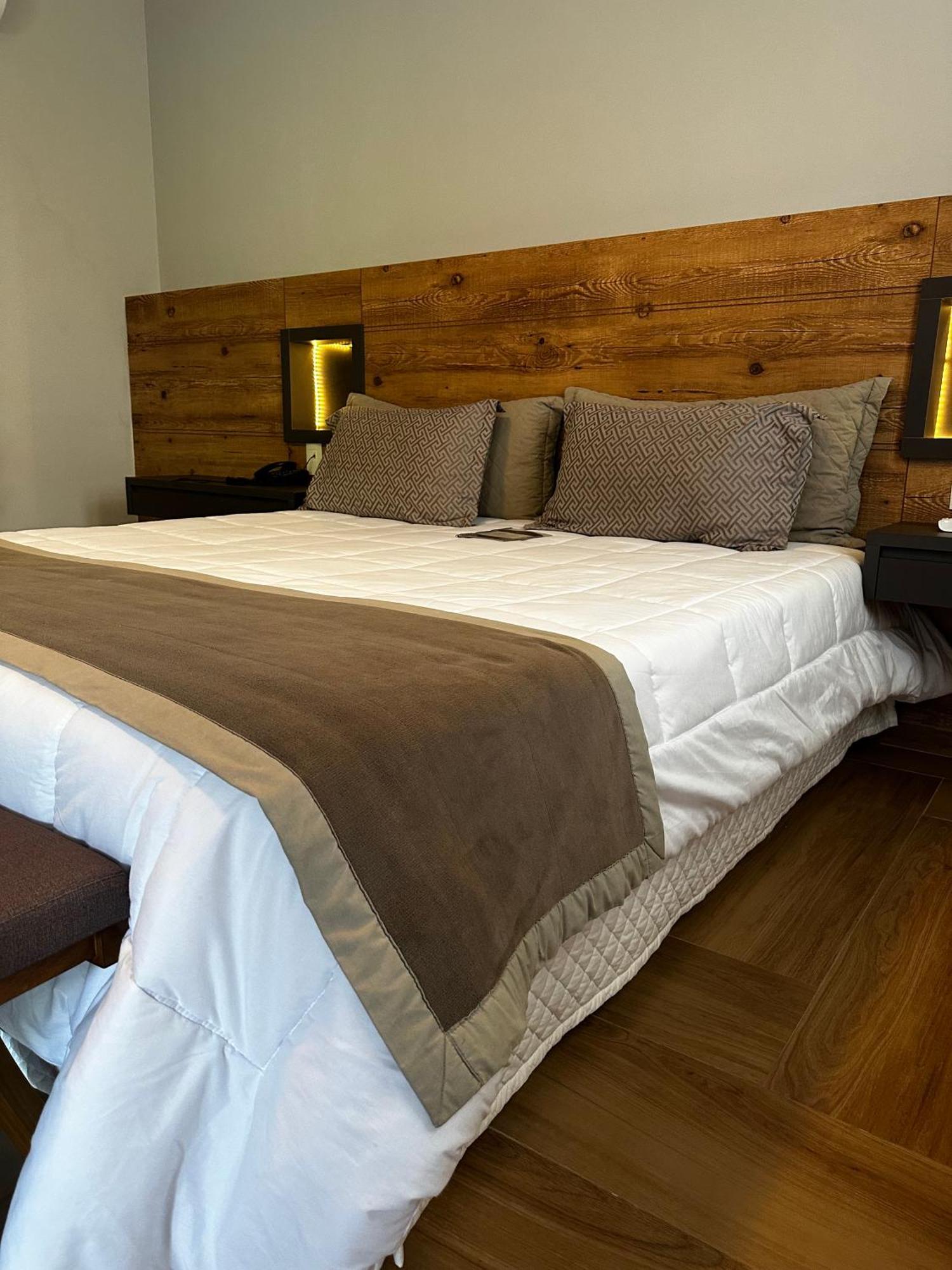 Master Double Room Hot Tub