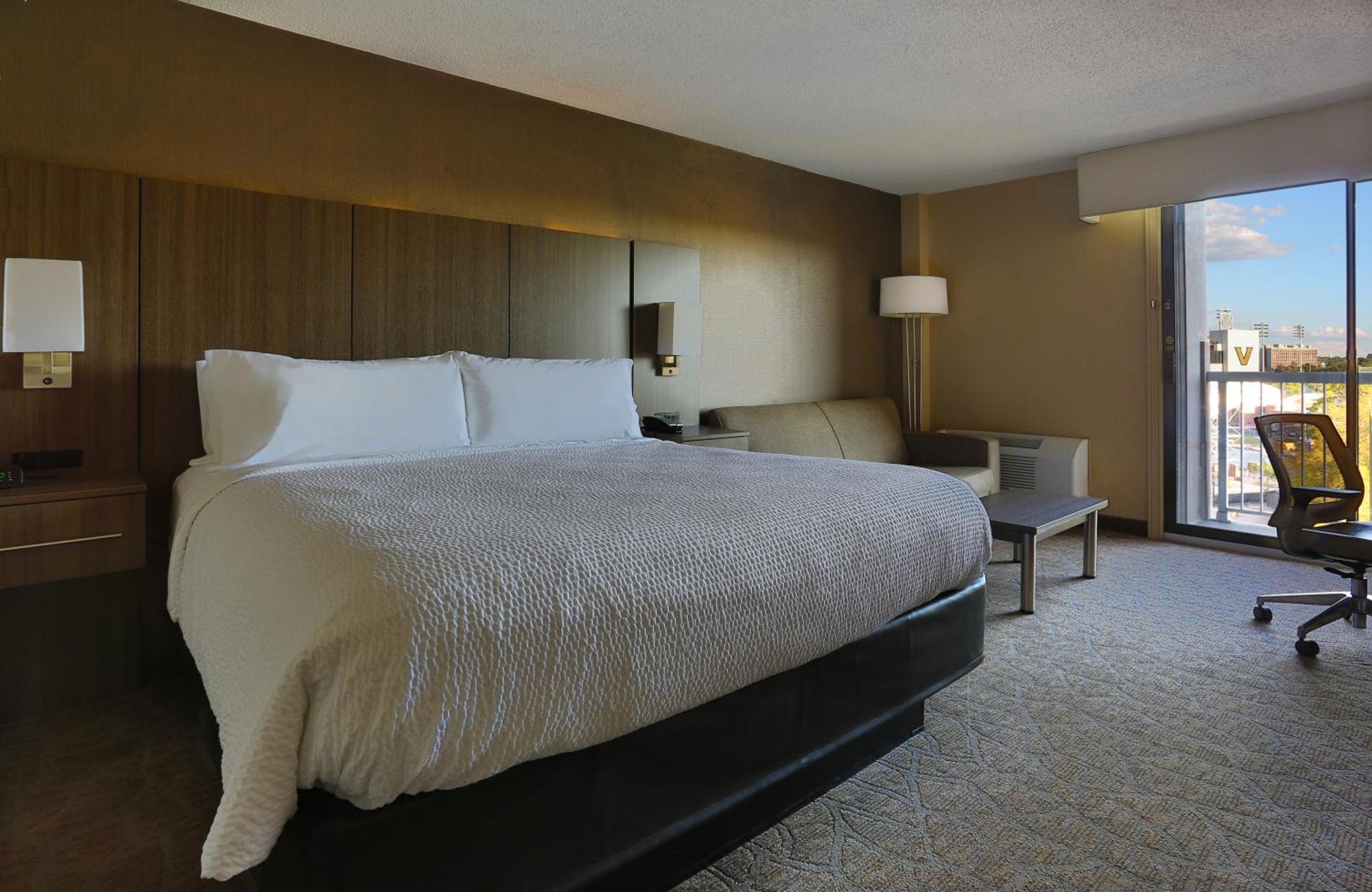 Standard King Room with Shower Bath
