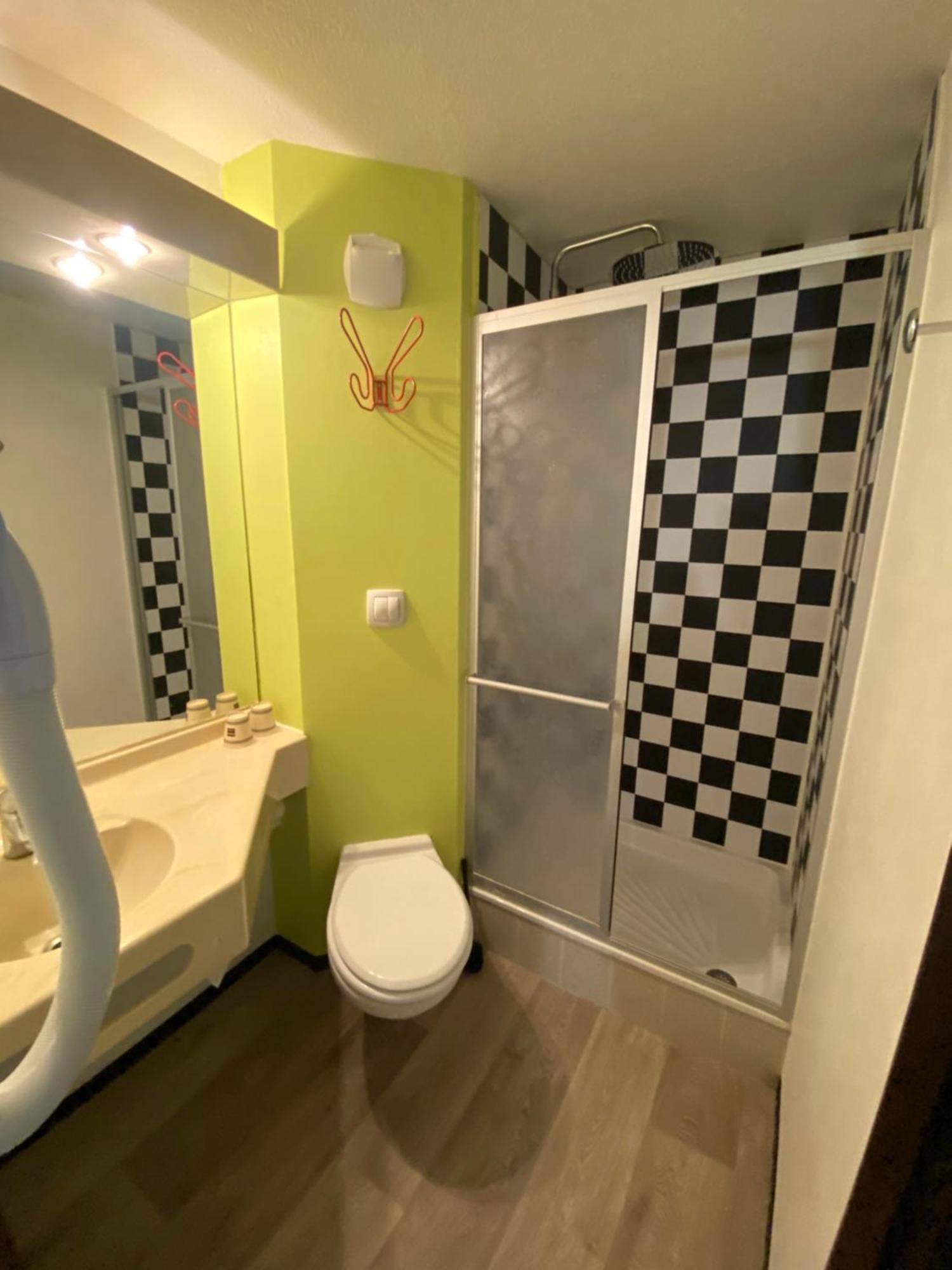 Standard Room 1 Double Bed 2 Single Beds