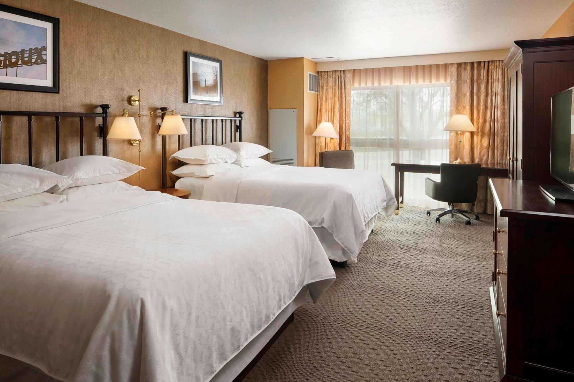 Larger Guest room, 2 Queen,1396883708:JPEG