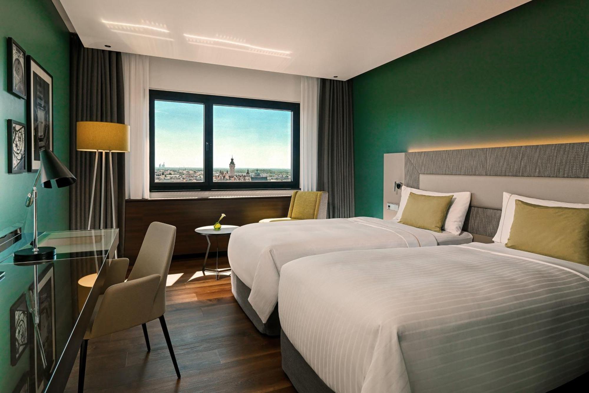 Grand Deluxe Guest Room Two Twin or Single Beds City View