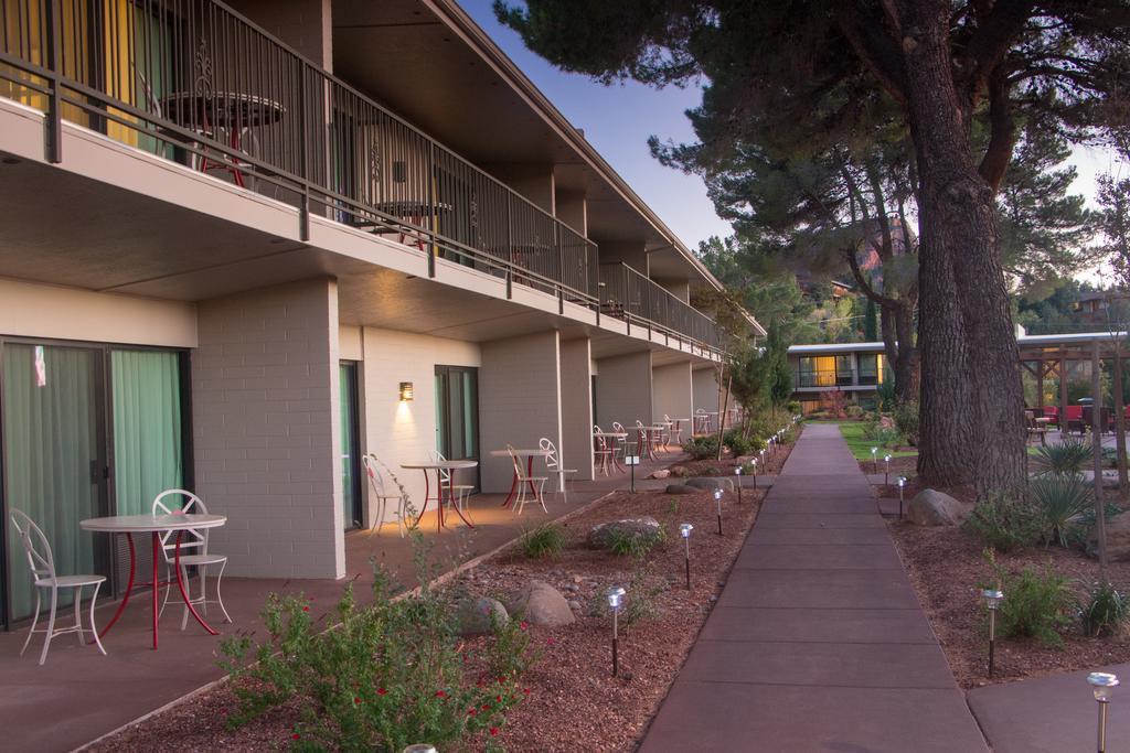 Premium Courtyard King View Room