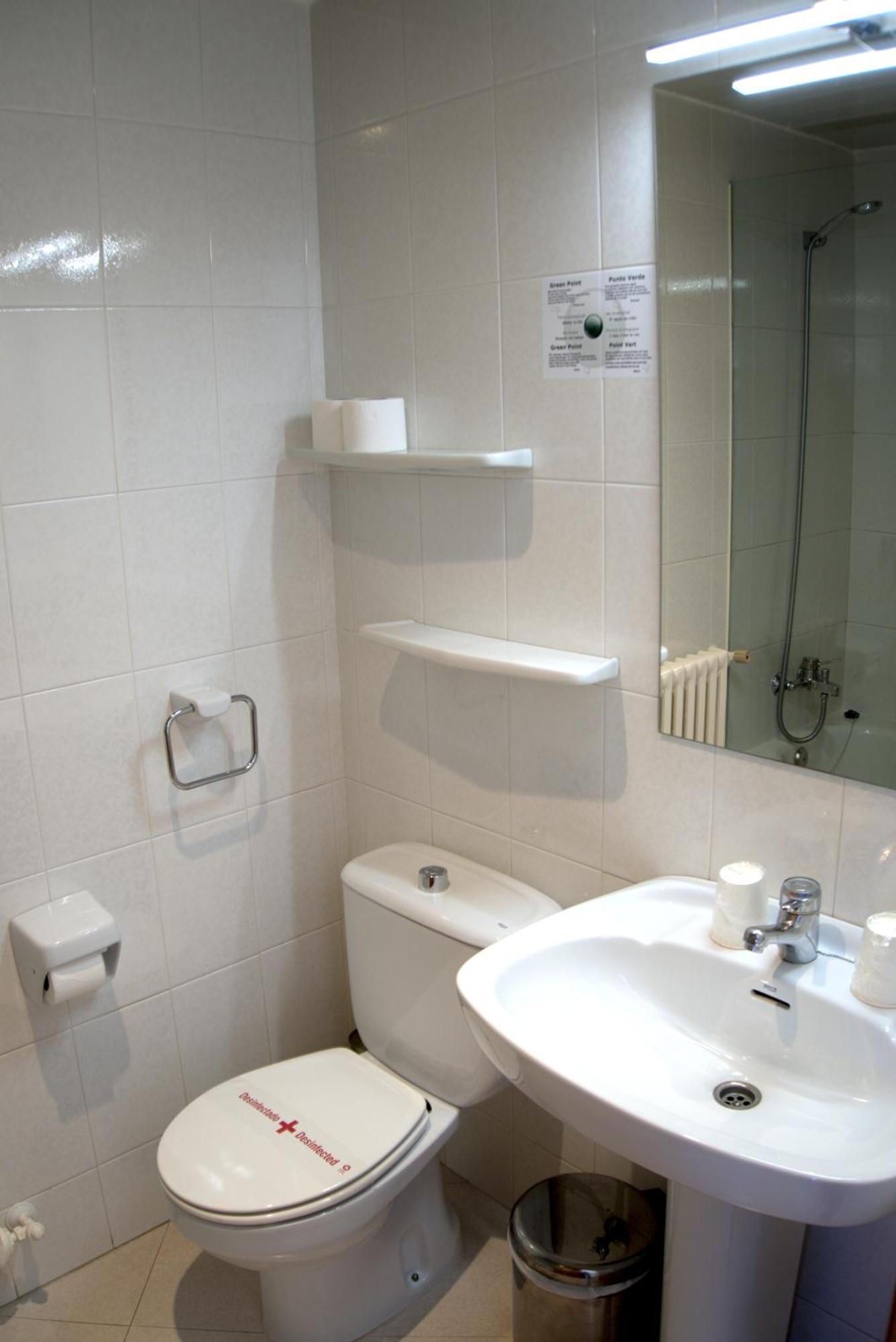 Double Room,1544123767:JPEG