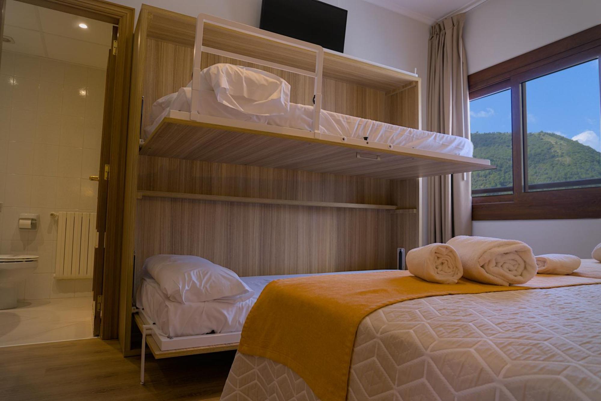 Quadruple Room Private Bathroom