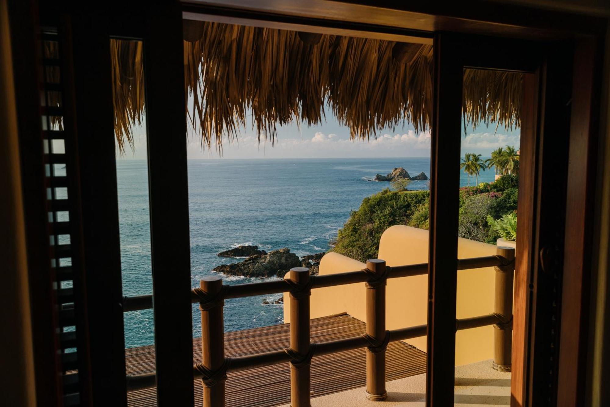 Cliffside Ocean Front Suite