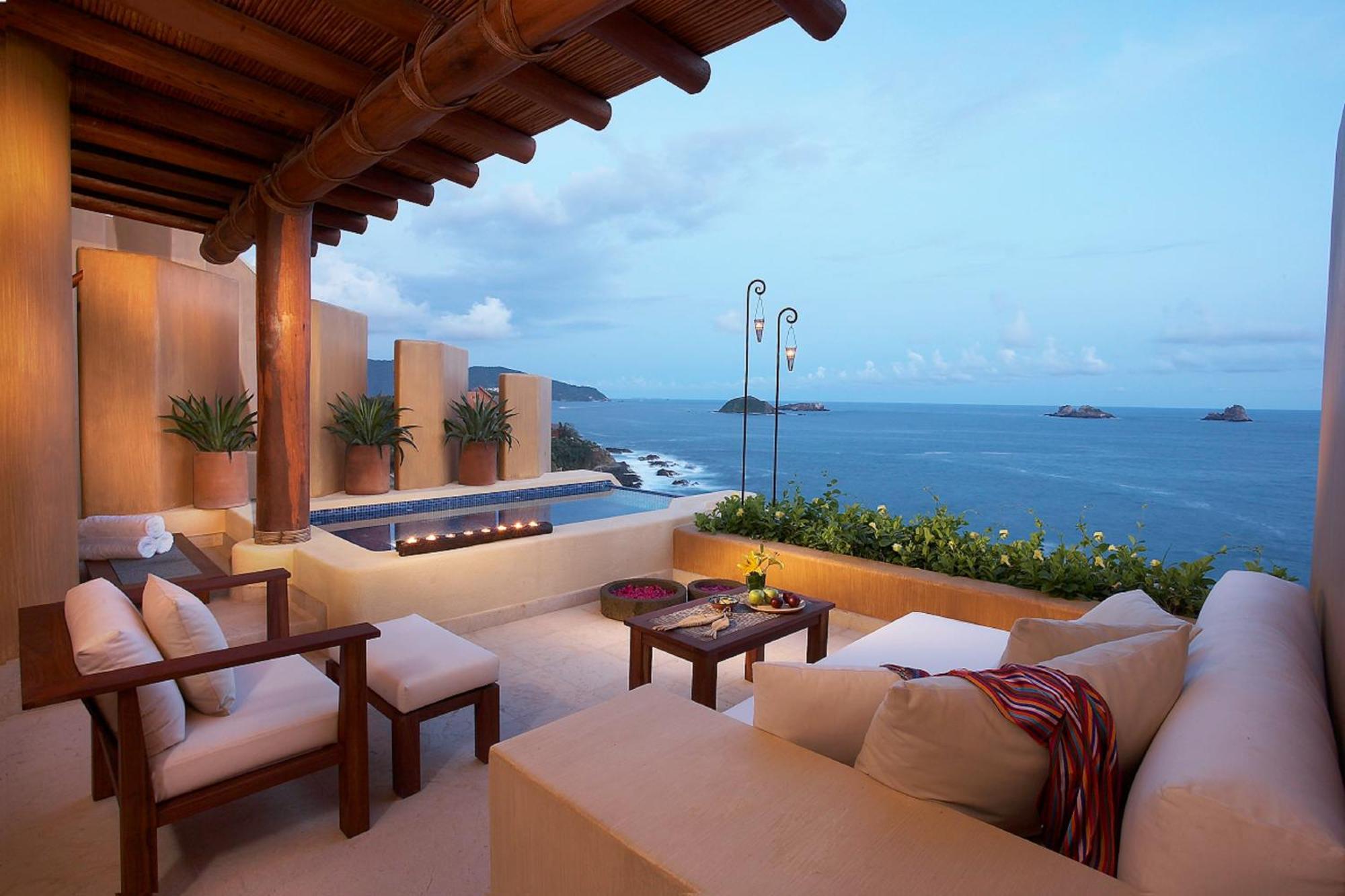 Romance Deluxe Suite Oceanfront