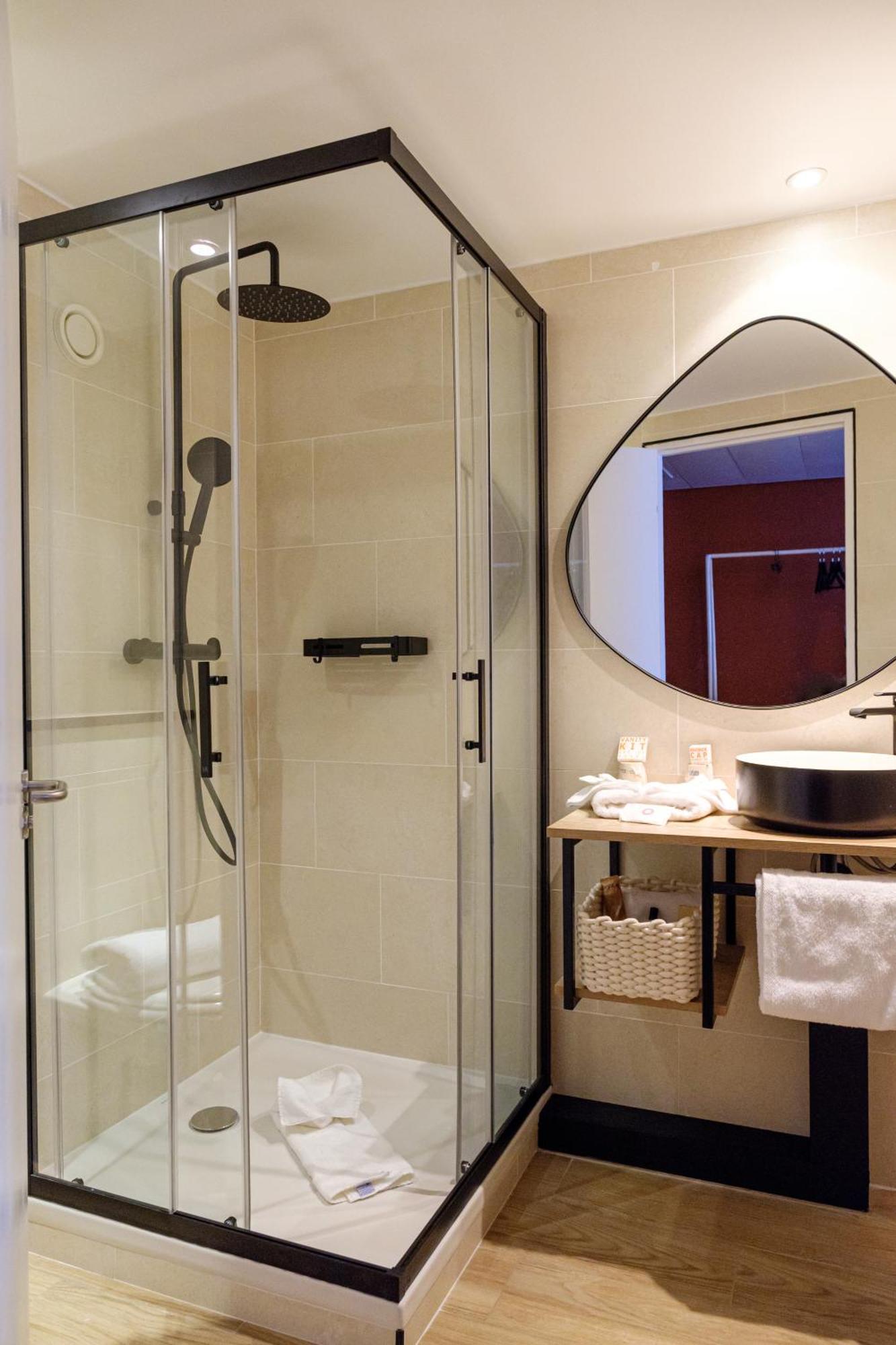 Chambre Lit King-Size Confort - Non-Fumeurs
