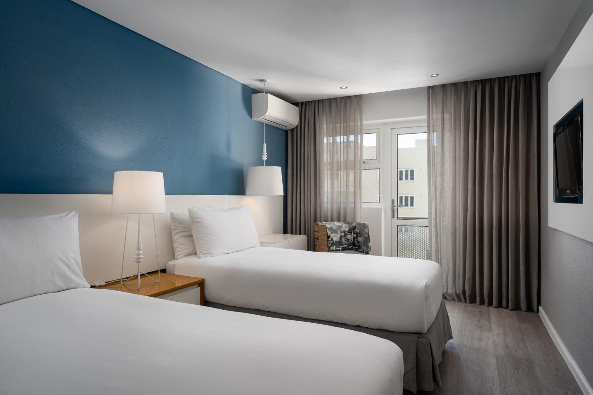 Guest Twin Room Balcony