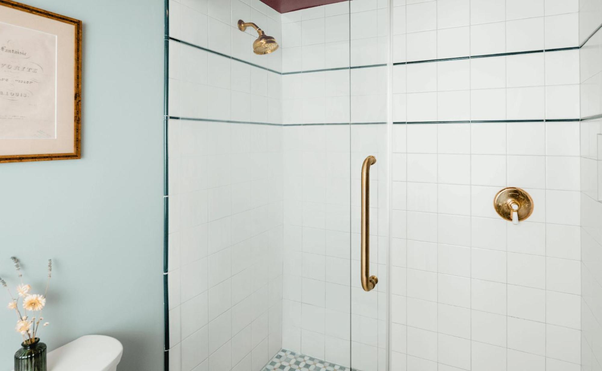 Chalet King,1544610847:JPEG