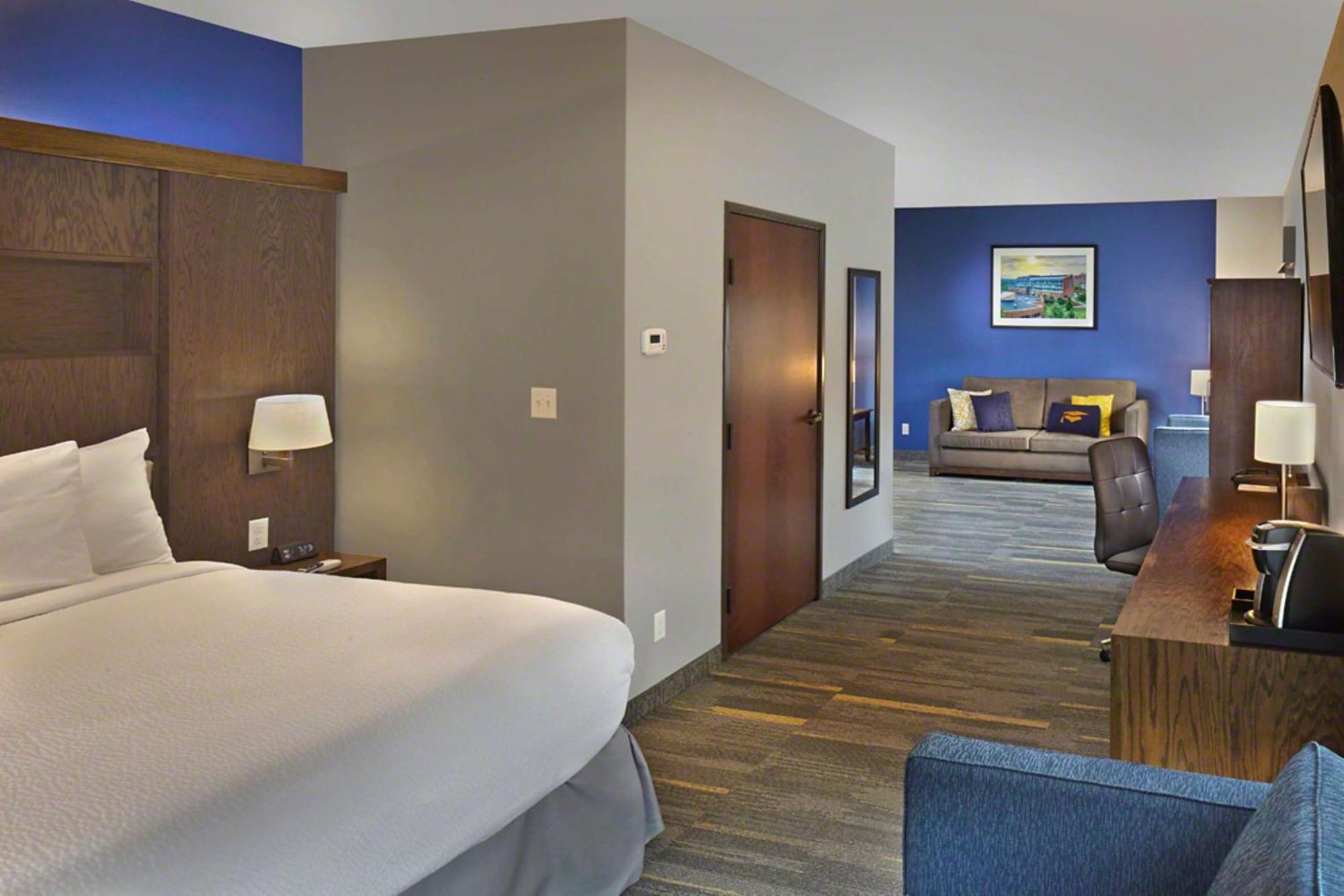 Corner Junior King Suite