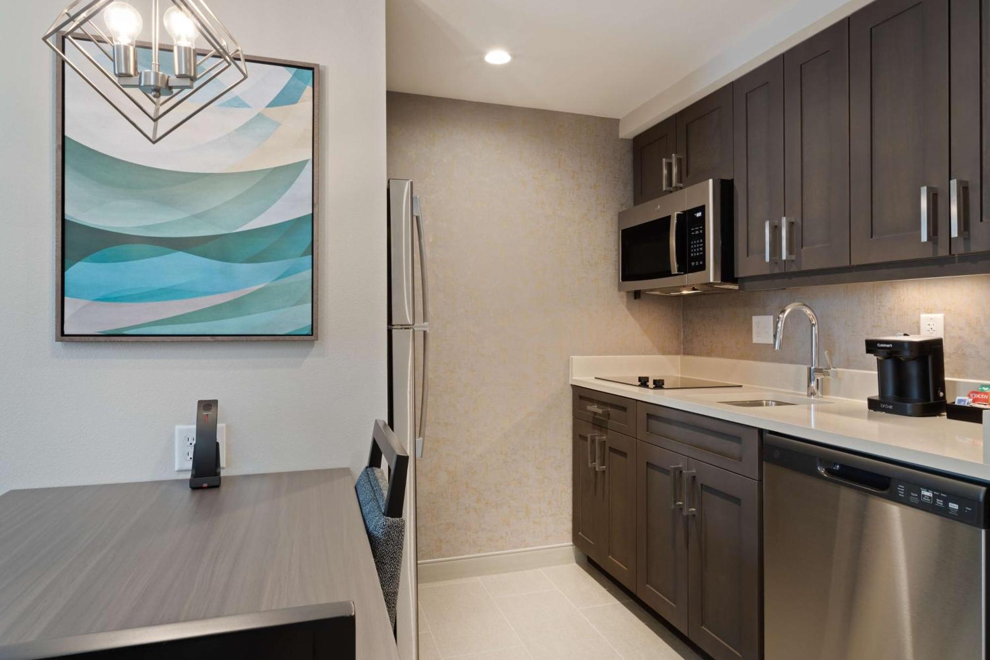 One-Bedroom King Suite