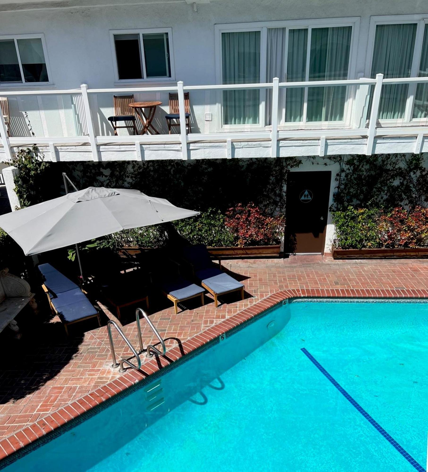 Standard Room with Two Queen Beds with Pool View,1544737399:JPEG