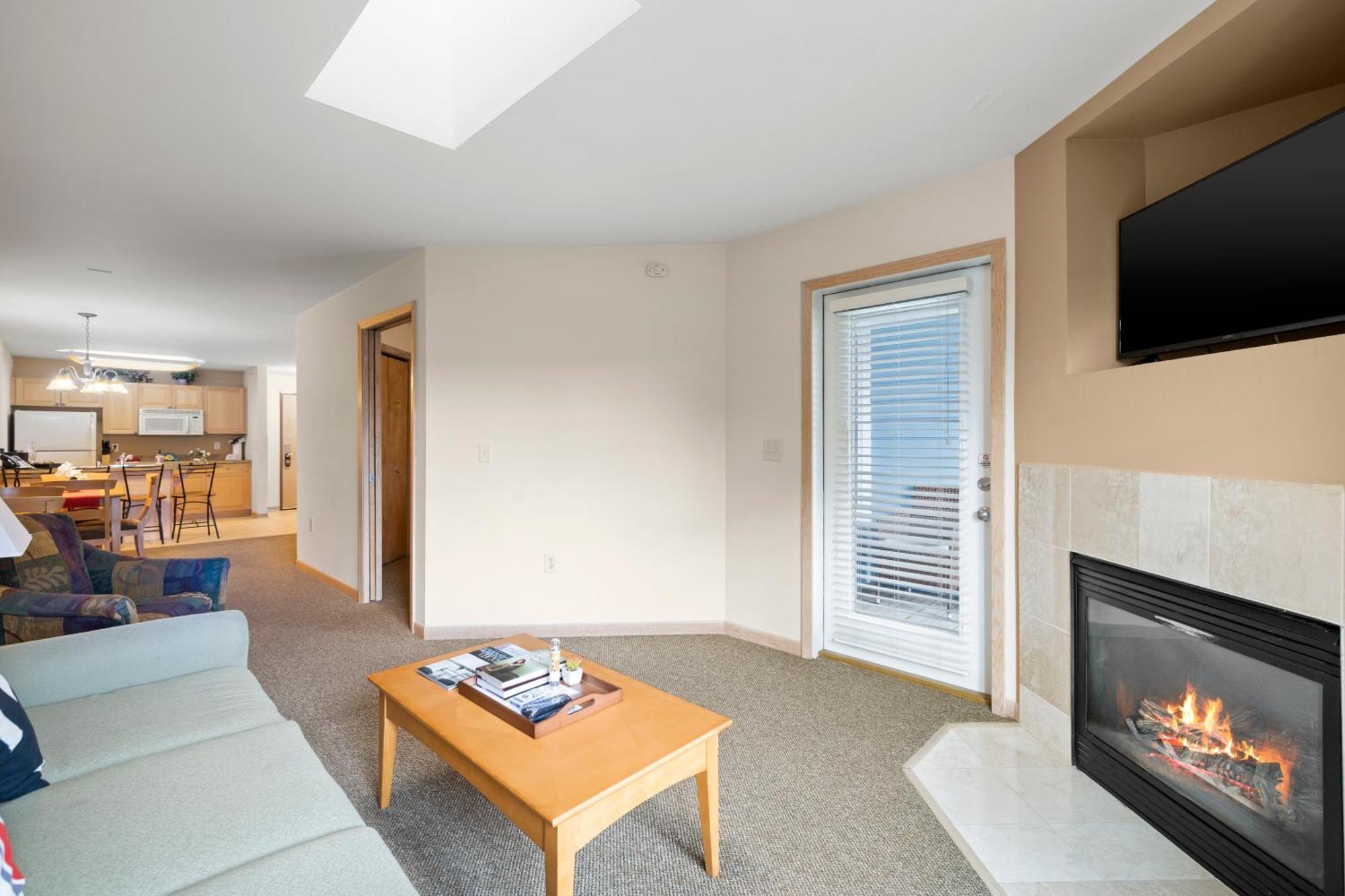 Deluxe King Suite