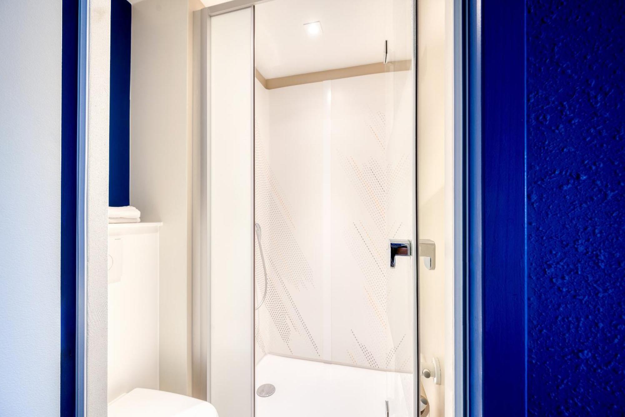 Chambre Triple avec 1 Lit Double et 1 Lit Superposé
