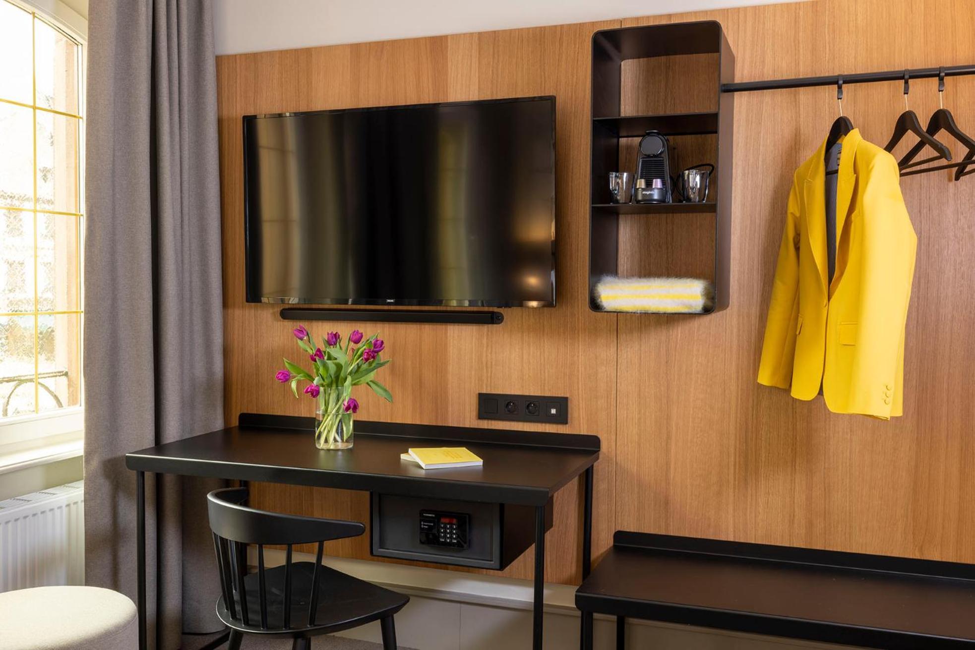 Medium Double Room