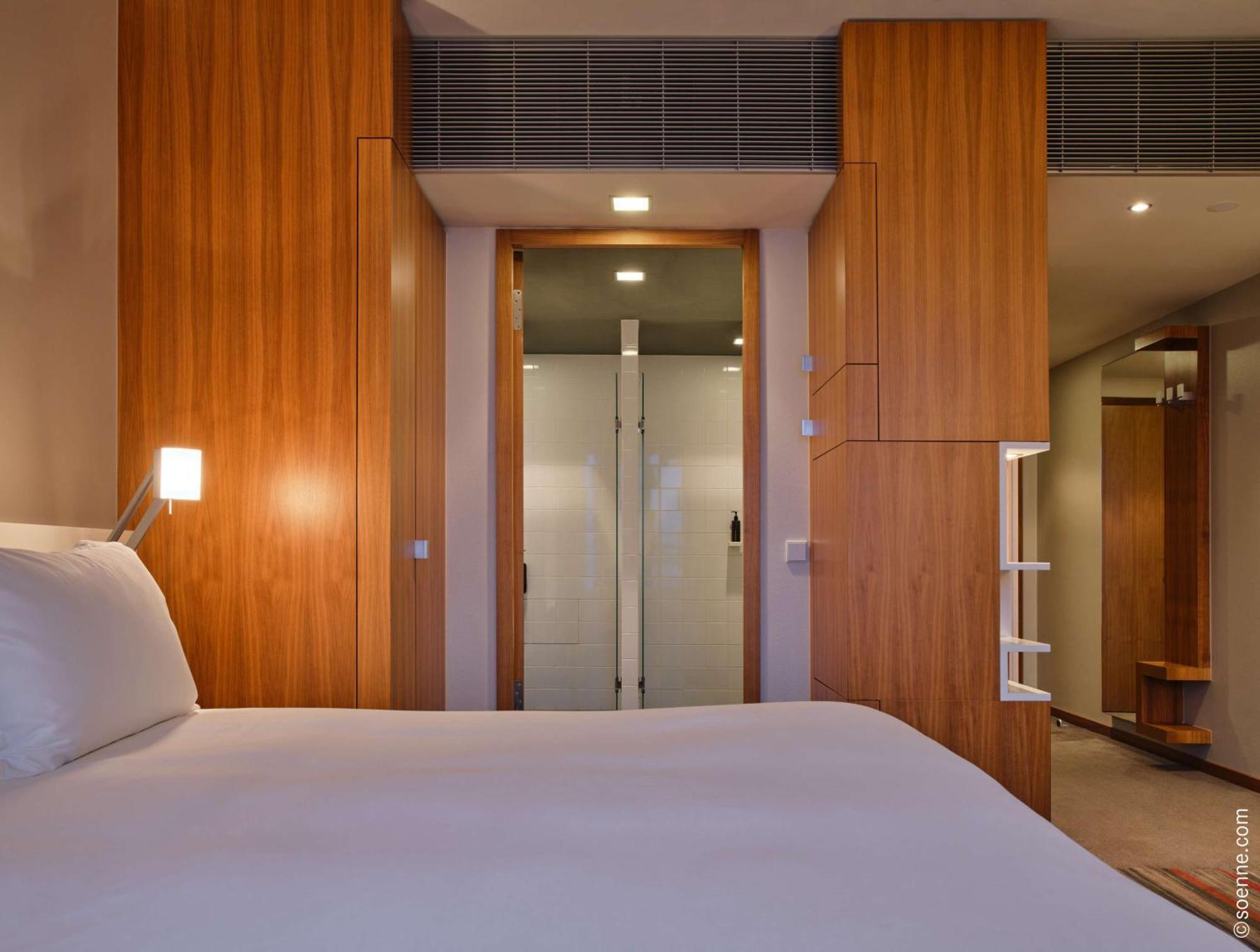 Standard Room Kingsize Bed
