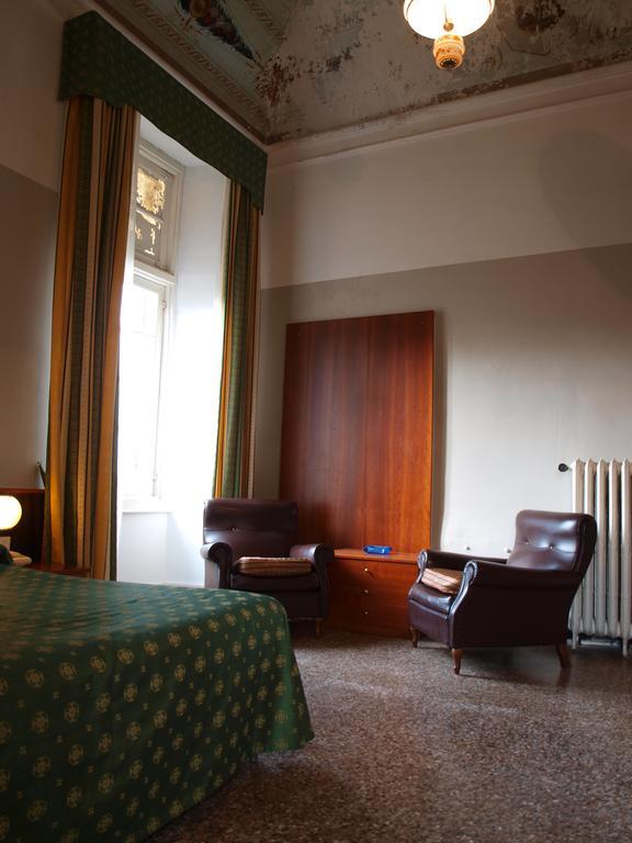 Double or Twin Room Private Bathroom