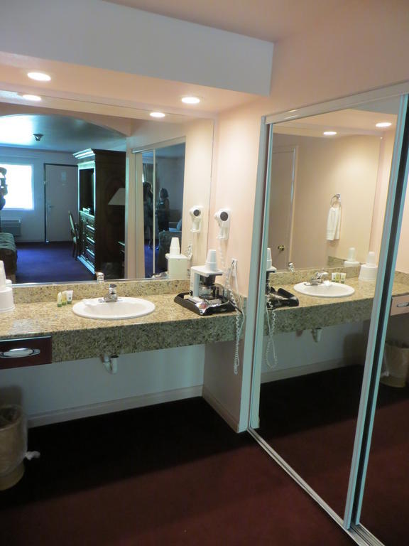 Deluxe King Room Non Pet Friendly