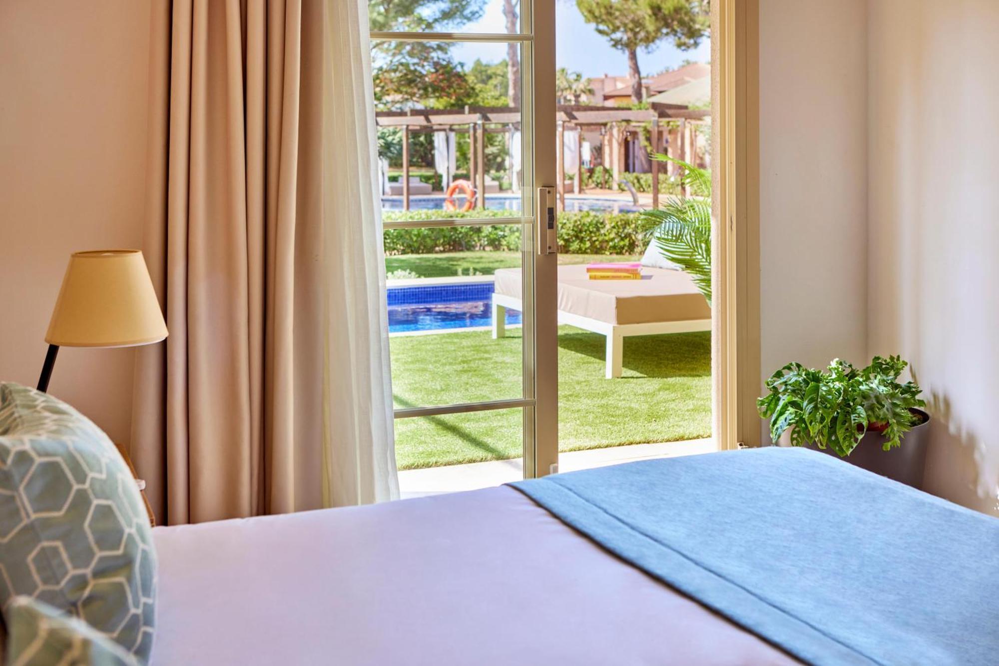 One Bedroom Suite Swim Up