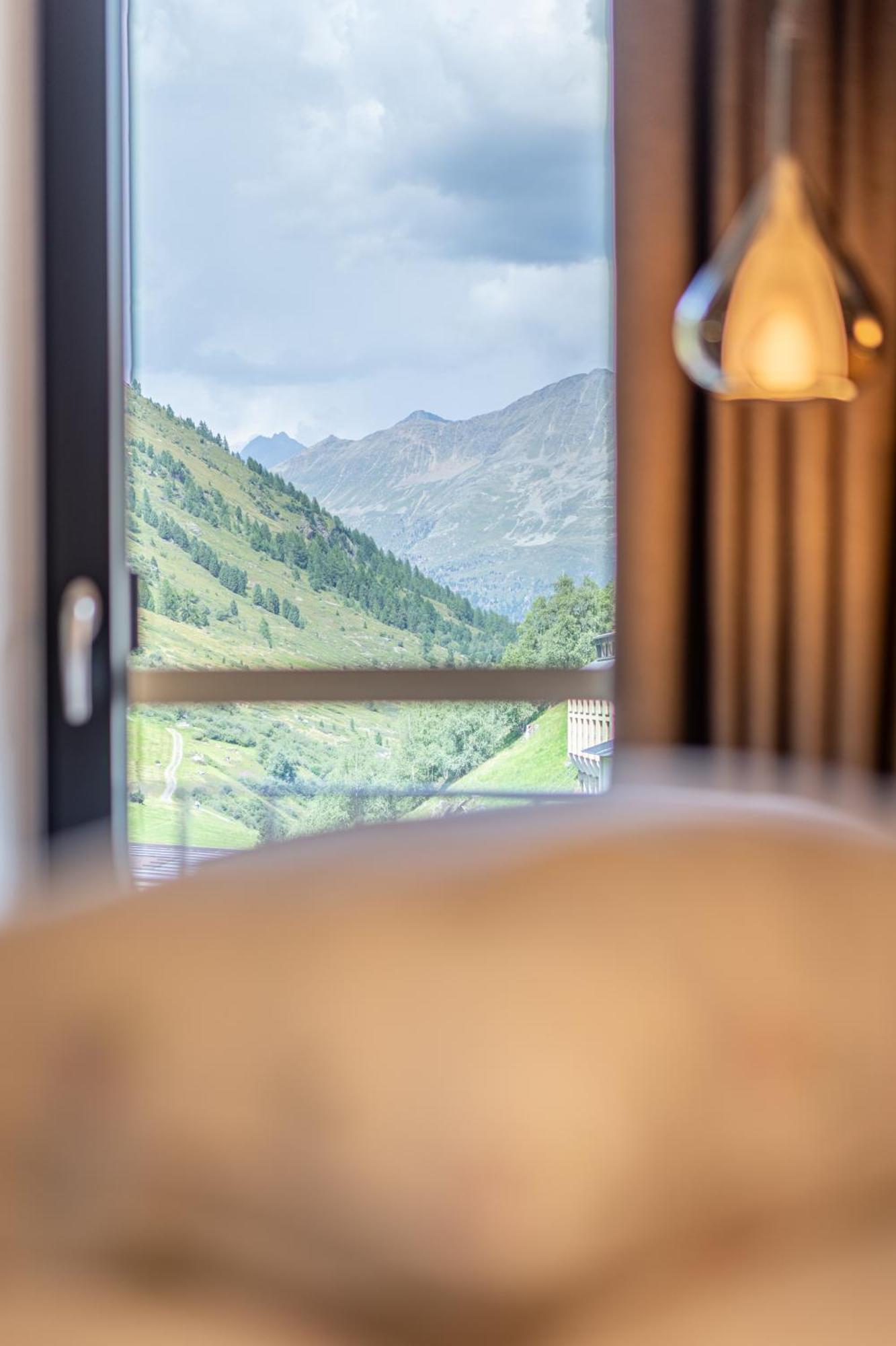 Premium Double Room,1545060169:JPEG