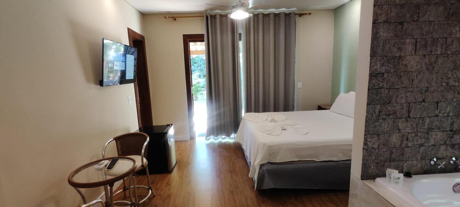 Deluxe Double Room Bath