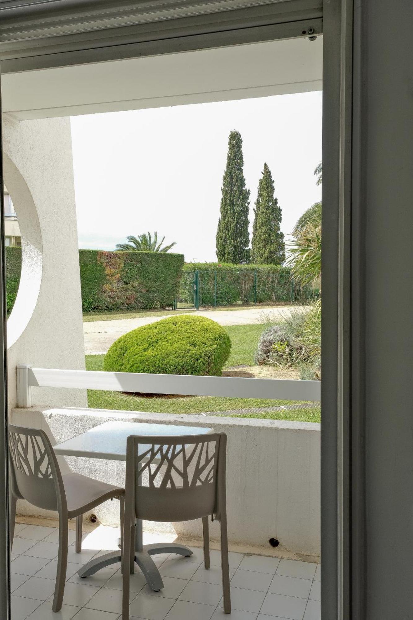 Double Room with Side Garden View,1545193282:JPEG