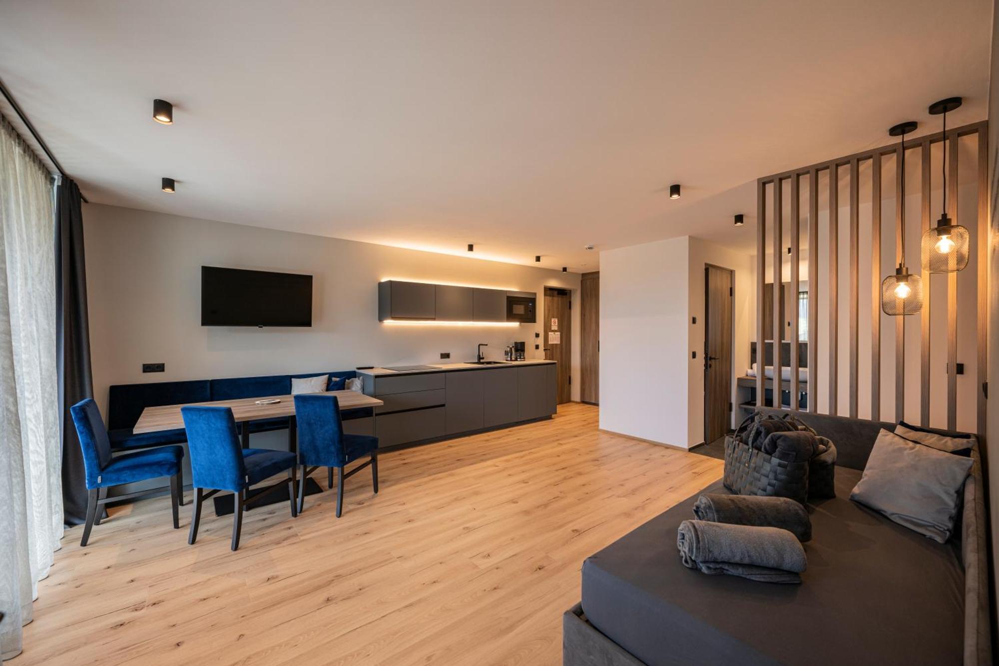Two-Bedroom Deluxe Apartment,1545258349:JPEG